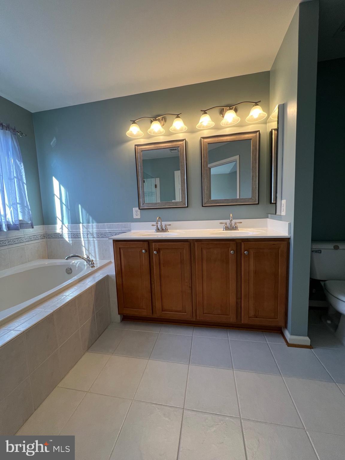 GALYN MANOR - Residential