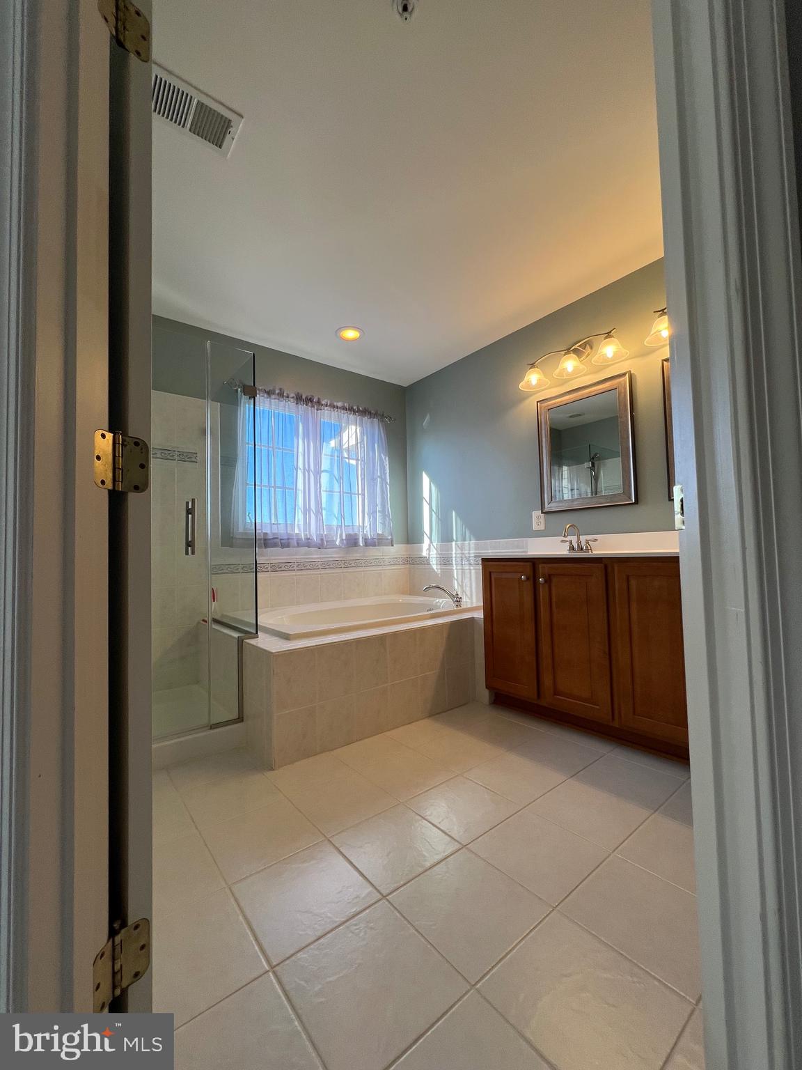 GALYN MANOR - Residential