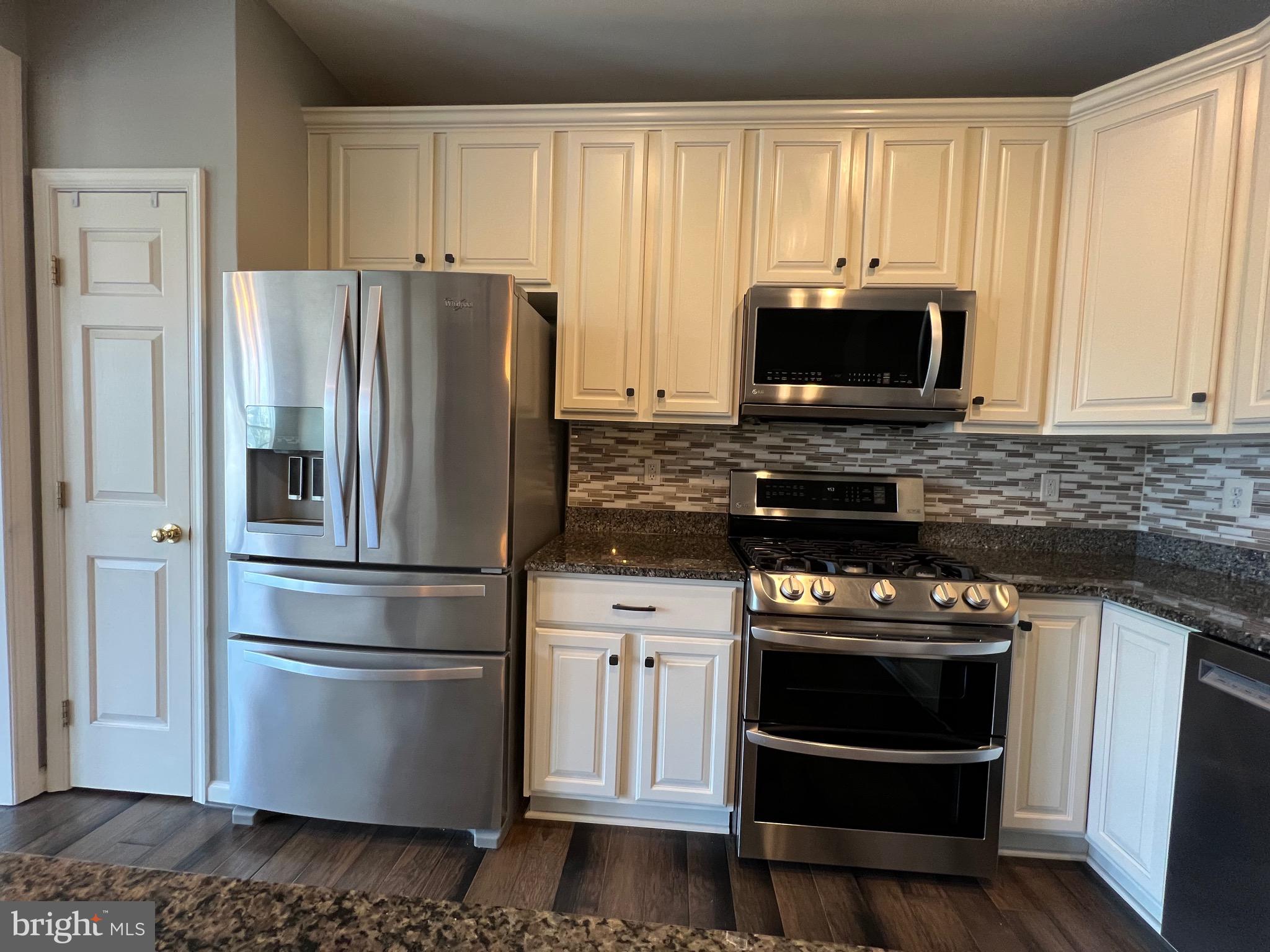 GALYN MANOR - Residential