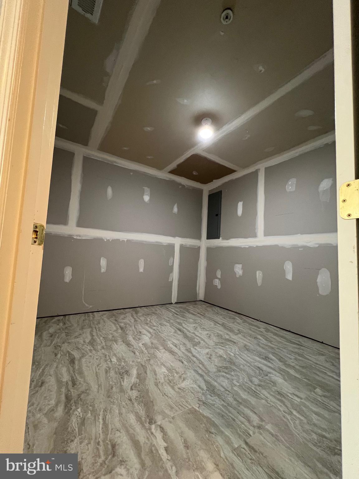 GALYN MANOR - Residential