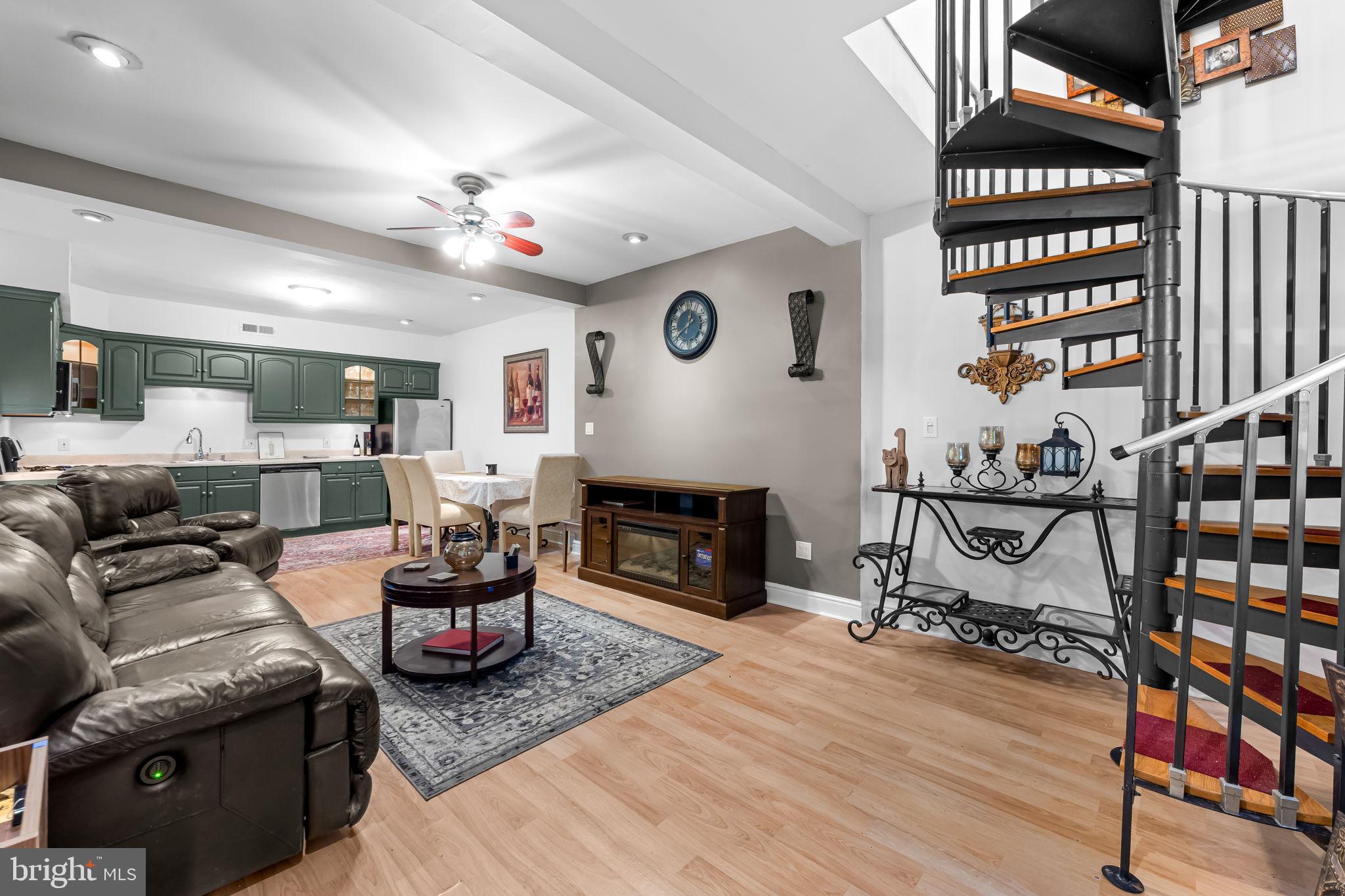 3527 FALLS ROAD