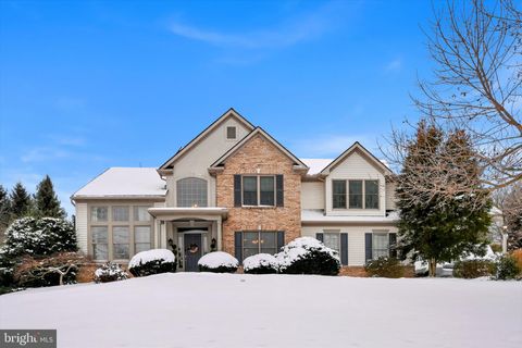 Photo of 1310 Hyde Park Drive, LANCASTER, PA 17601 (MLS # PALA2063364)