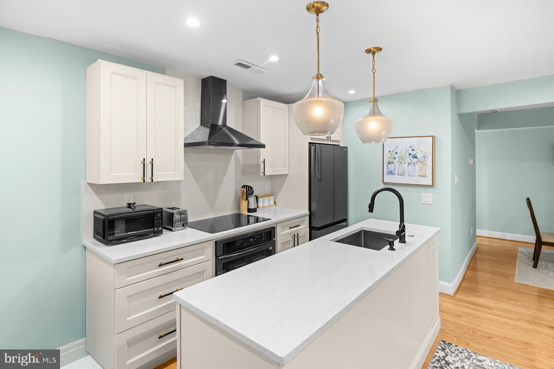 AMERICANA FINMARK - Residential