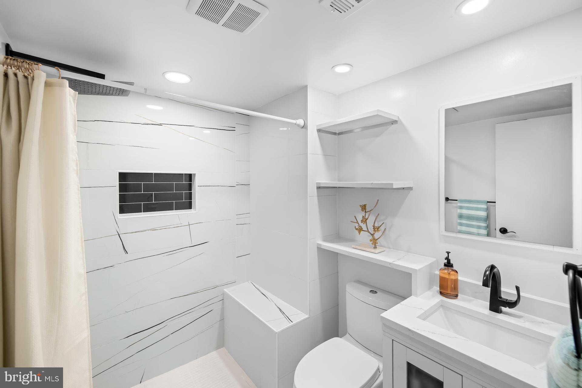 AMERICANA FINMARK - Residential