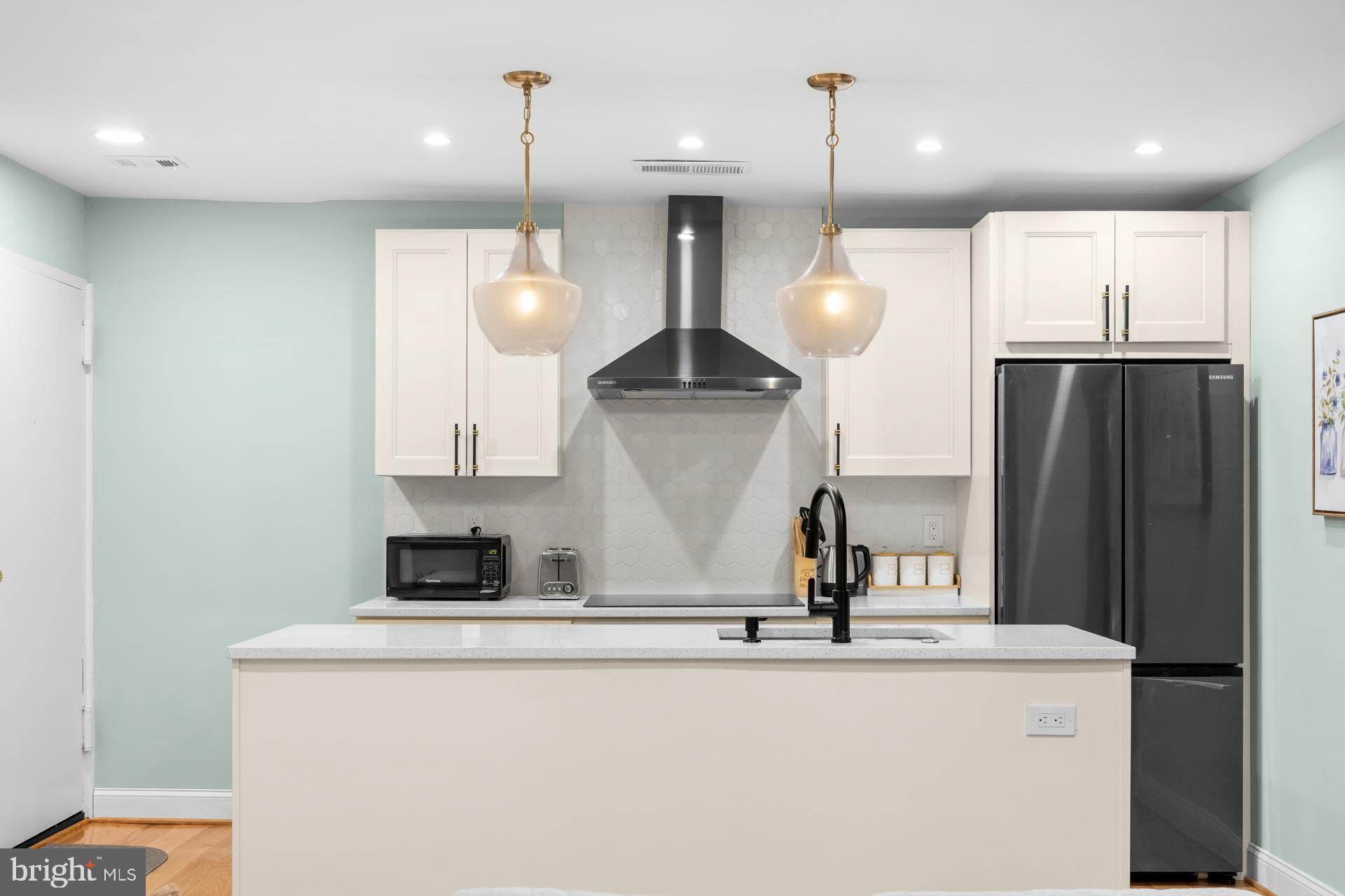 9820 GEORGIA AVENUE 21-302