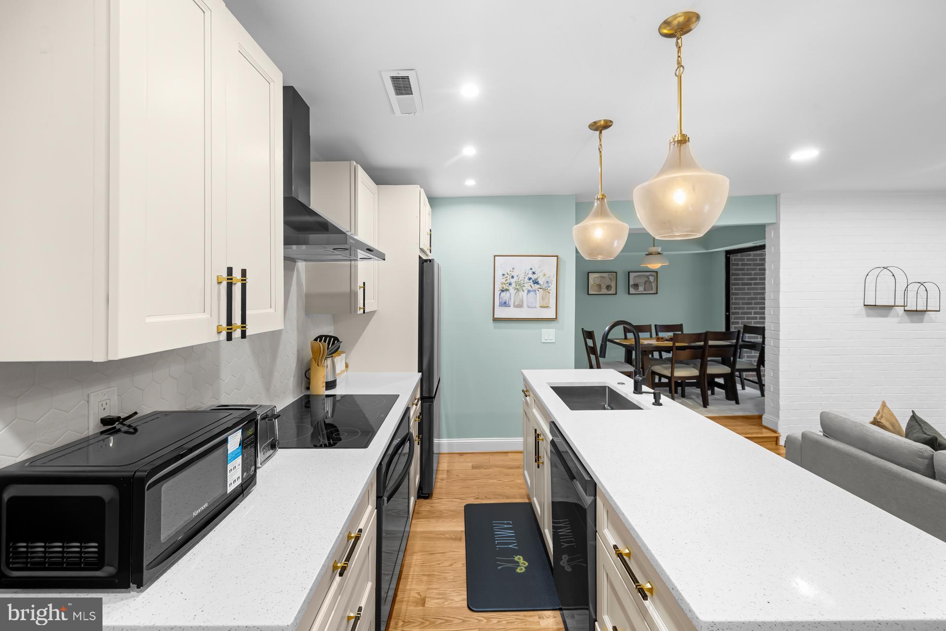 AMERICANA FINMARK - Residential