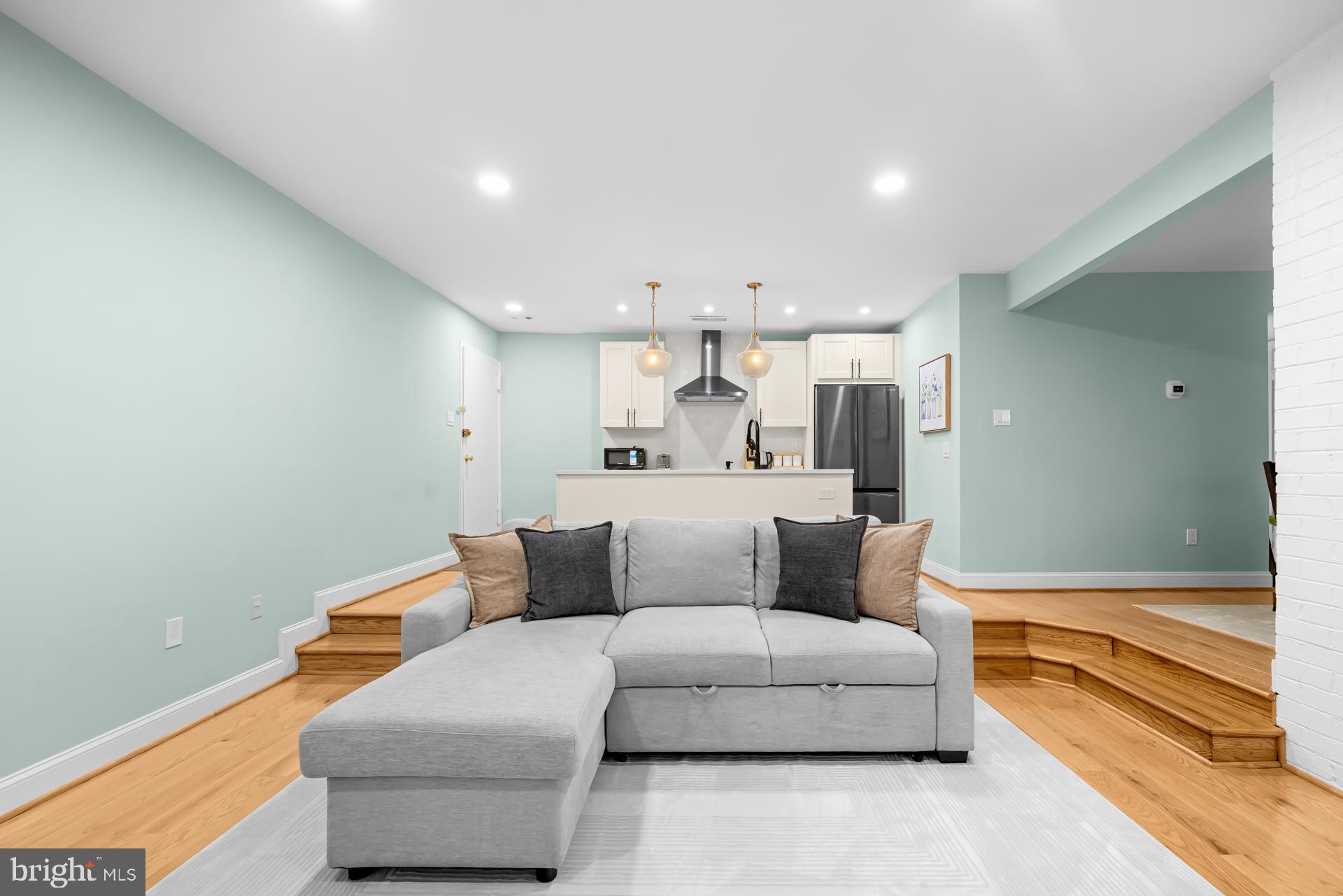 9820 GEORGIA AVENUE 21-302