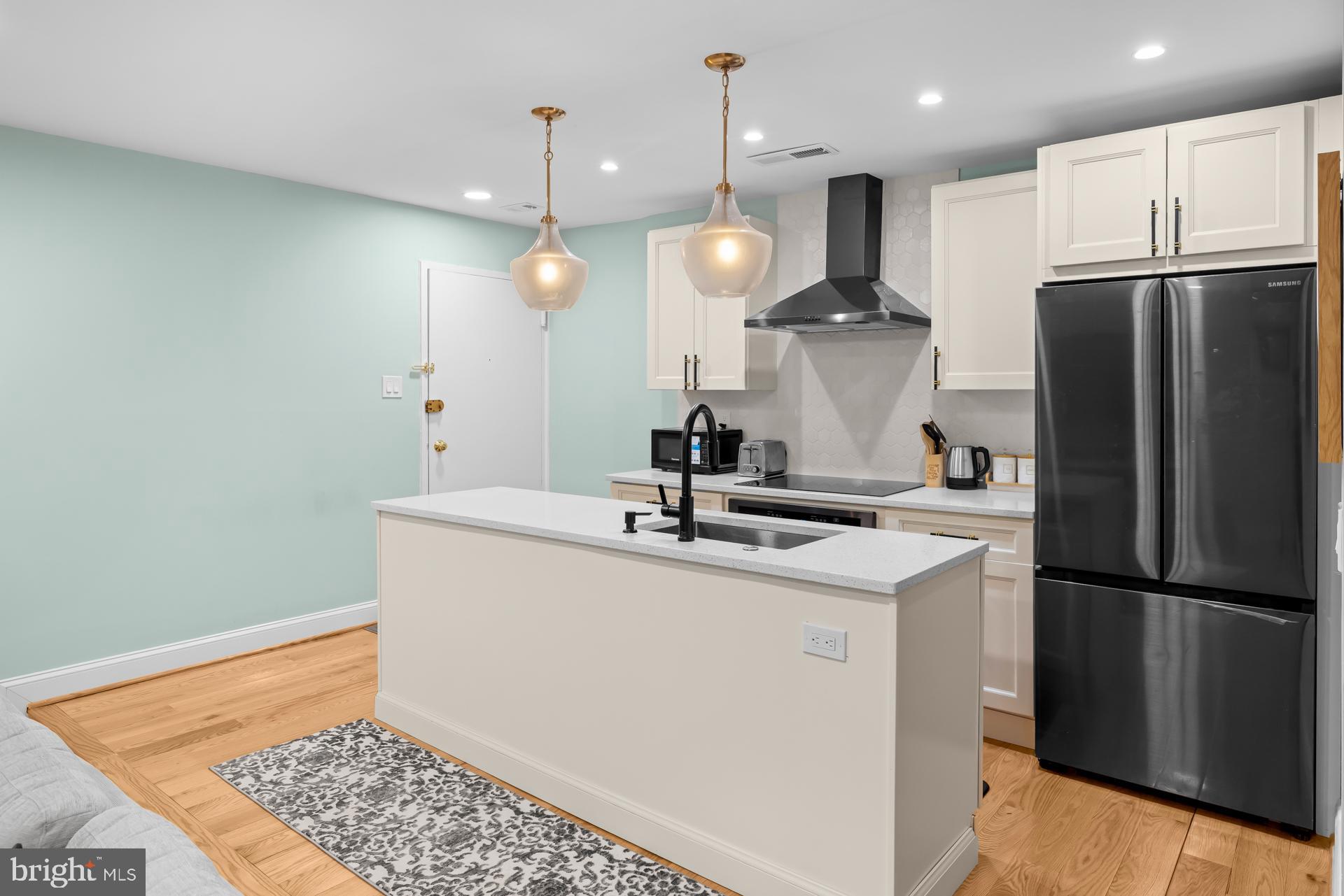 AMERICANA FINMARK - Residential