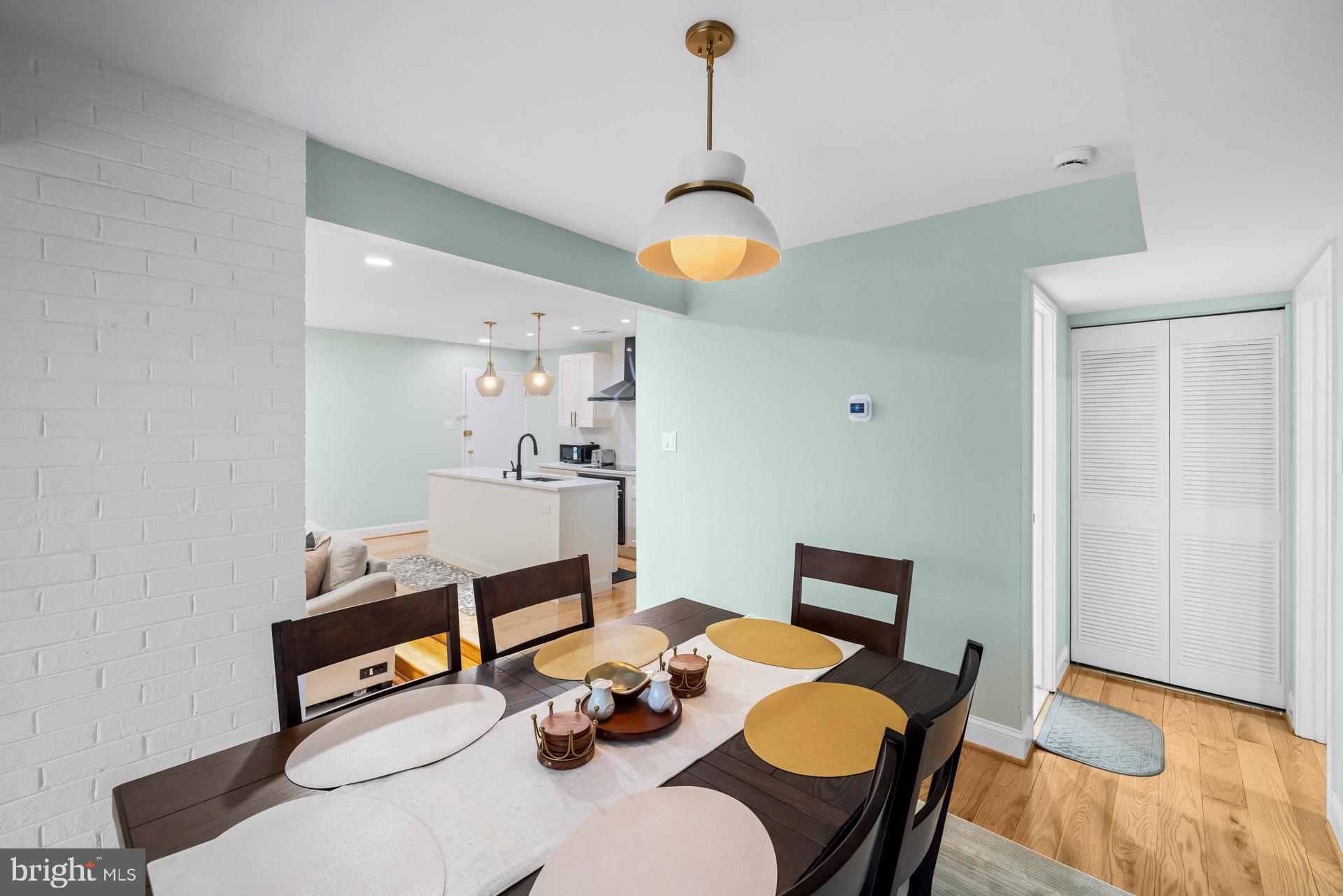 AMERICANA FINMARK - Residential