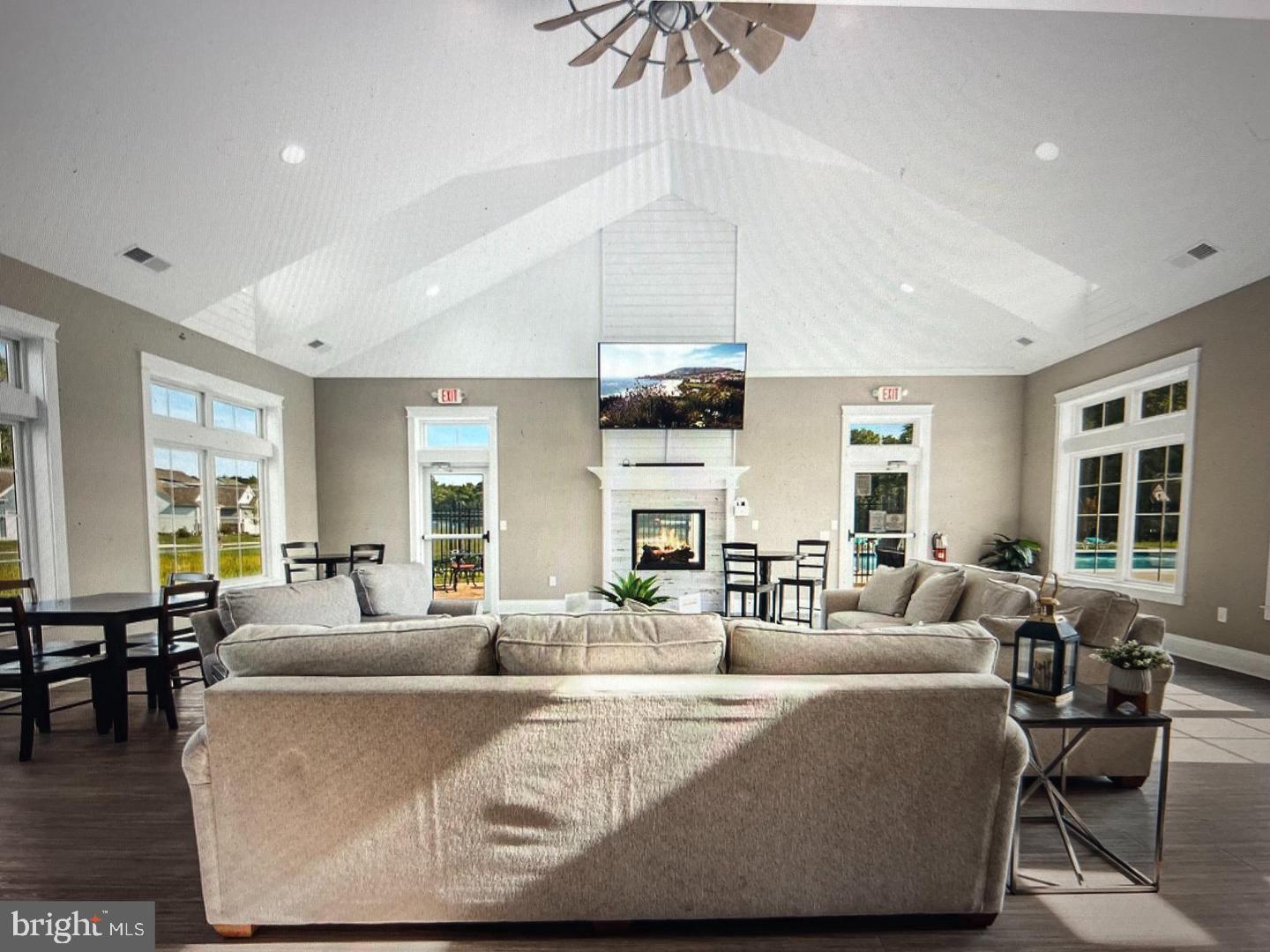 WOODRIDGE - Residential