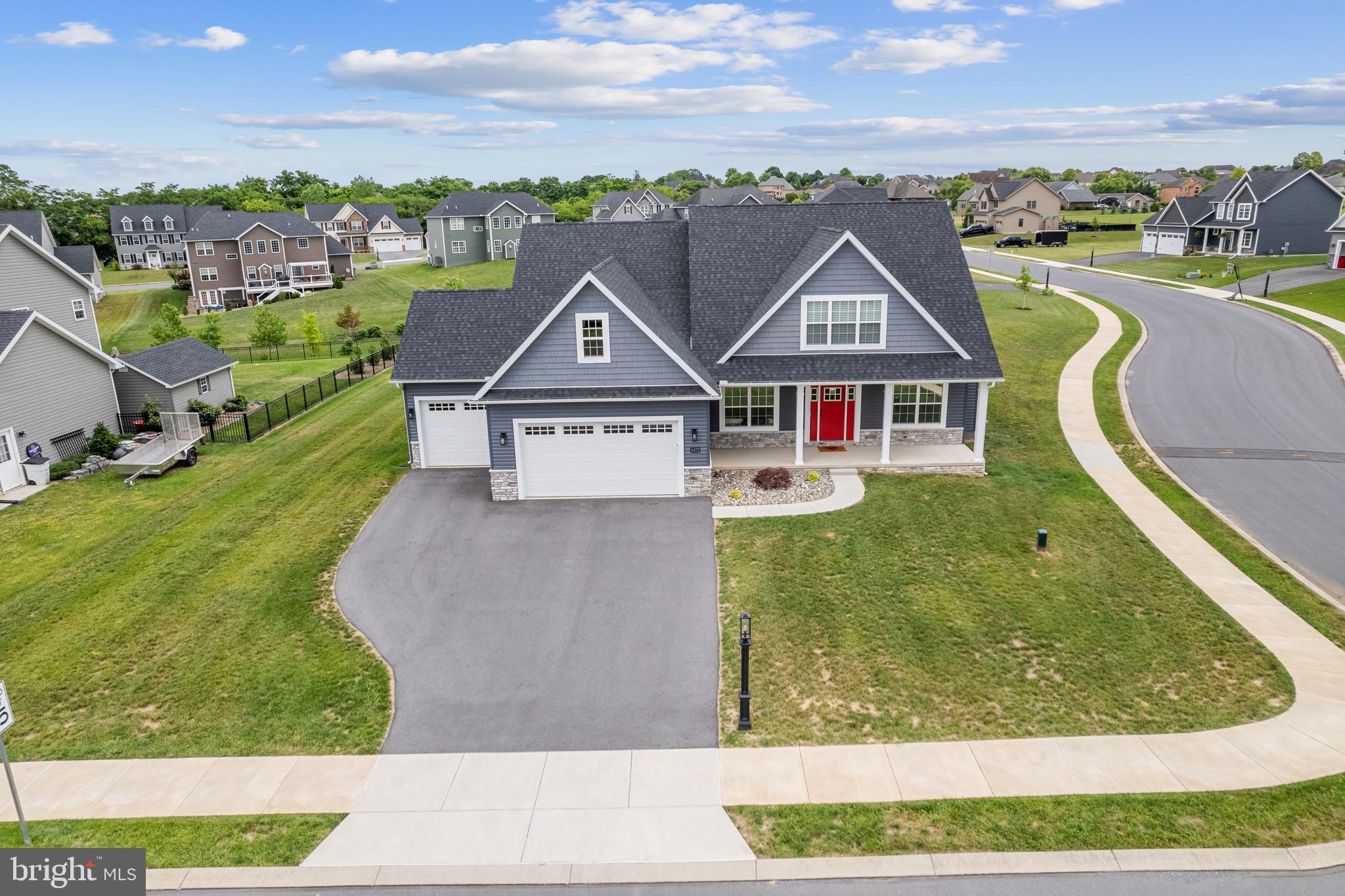 HERITAGE ESTATES WEST - Residential