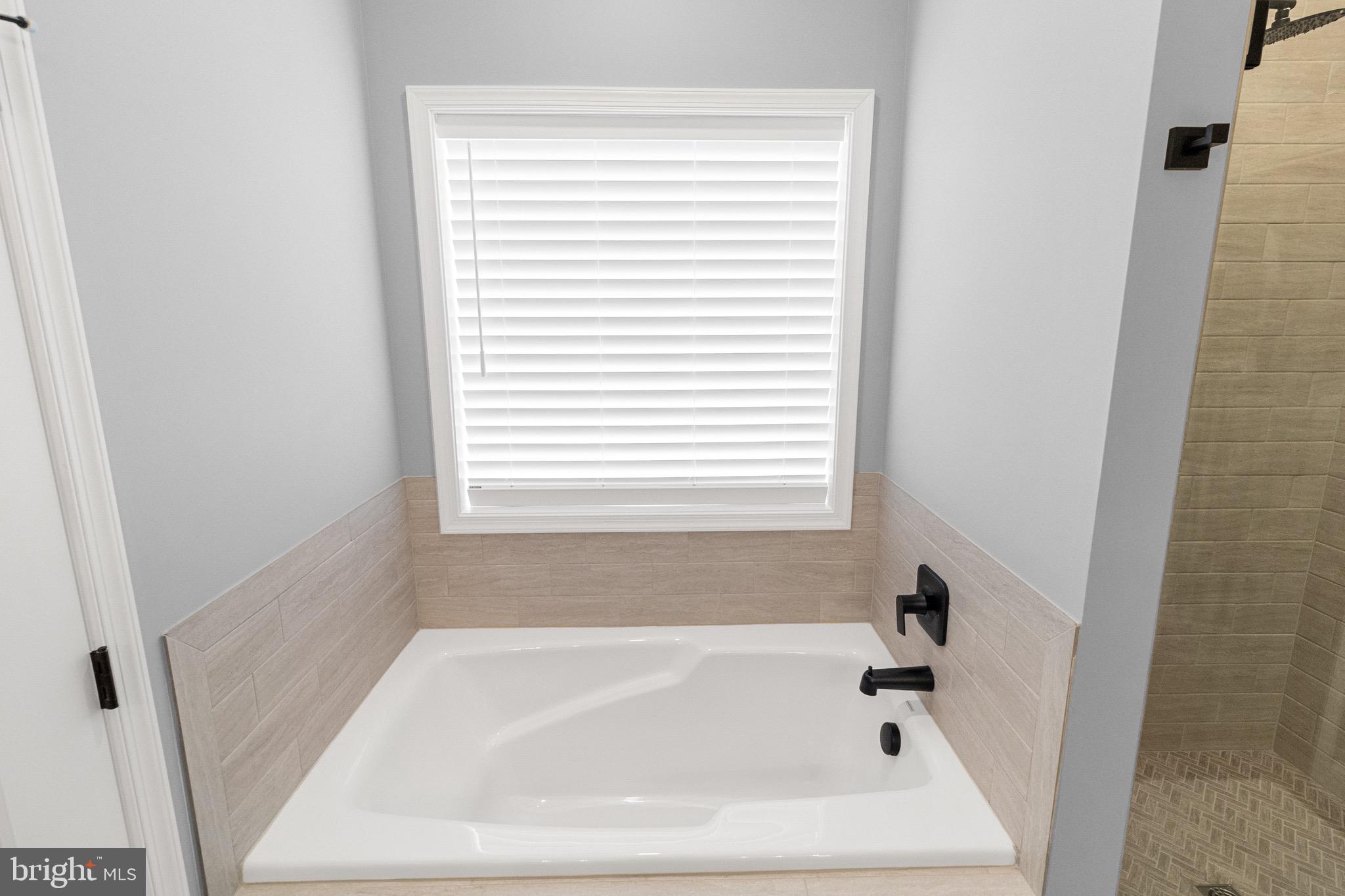 HERITAGE ESTATES WEST - Residential