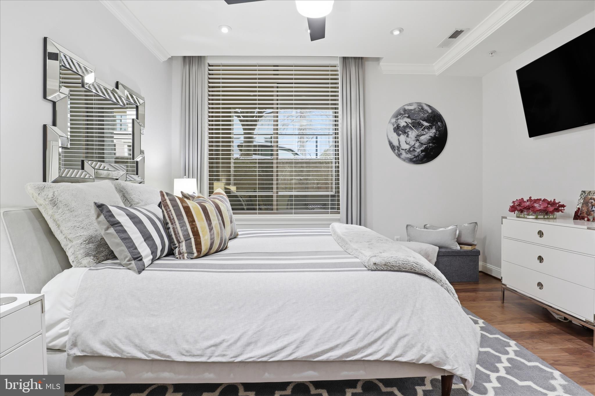 PALLADIUM AT MCLEAN - Residential