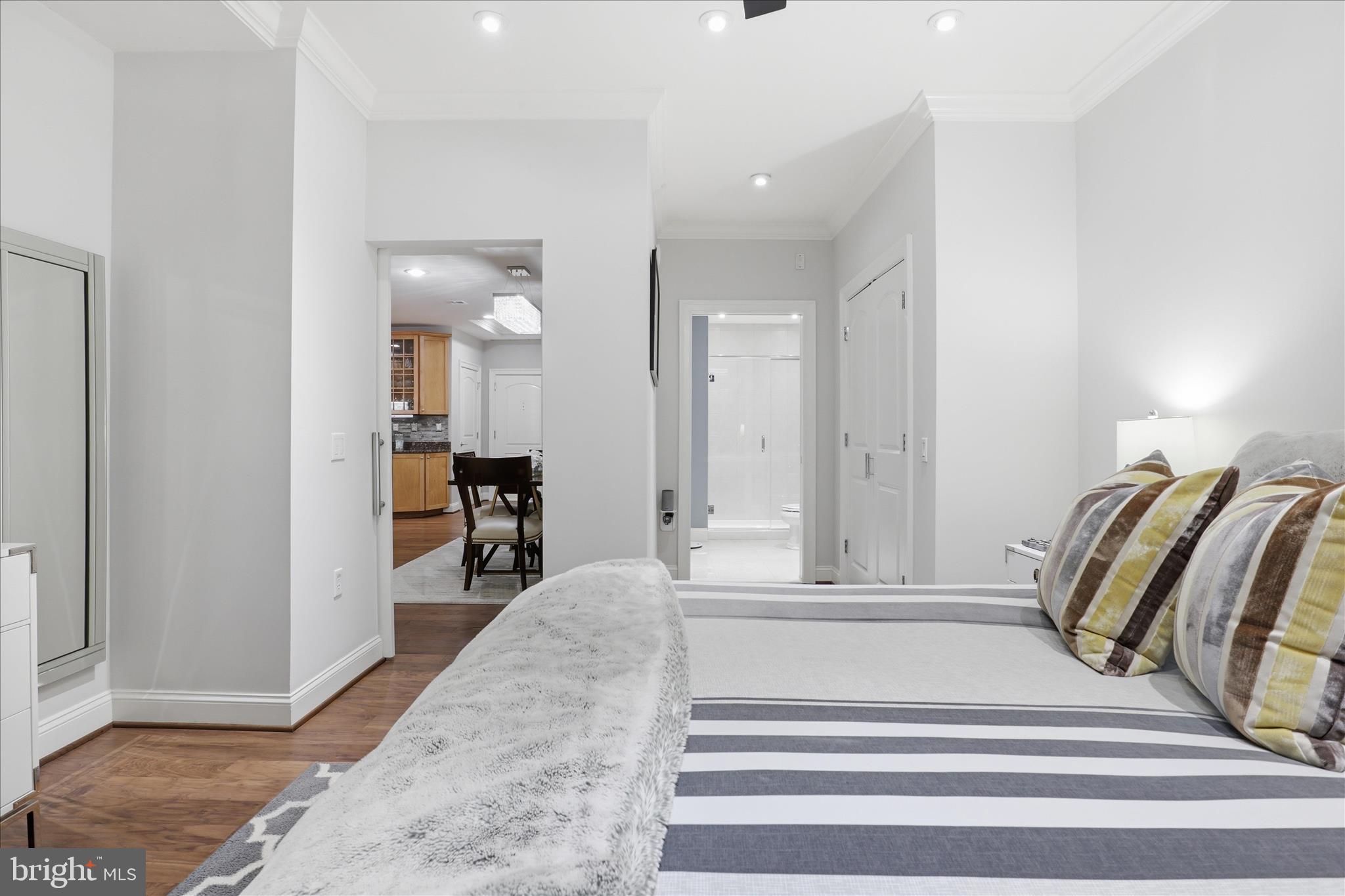 PALLADIUM AT MCLEAN - Residential