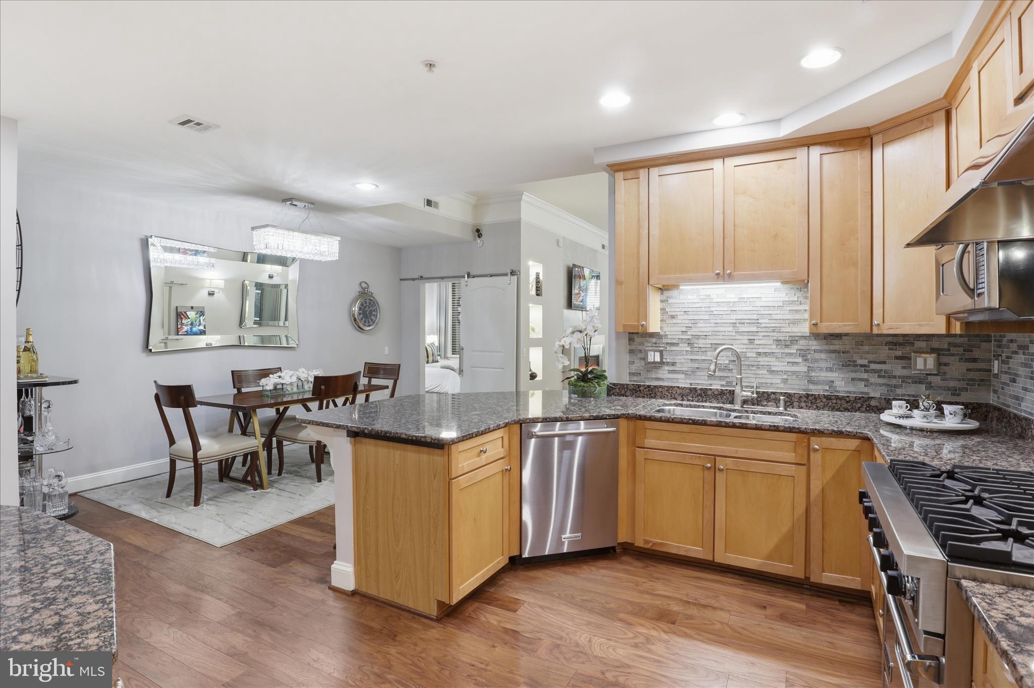 PALLADIUM AT MCLEAN - Residential