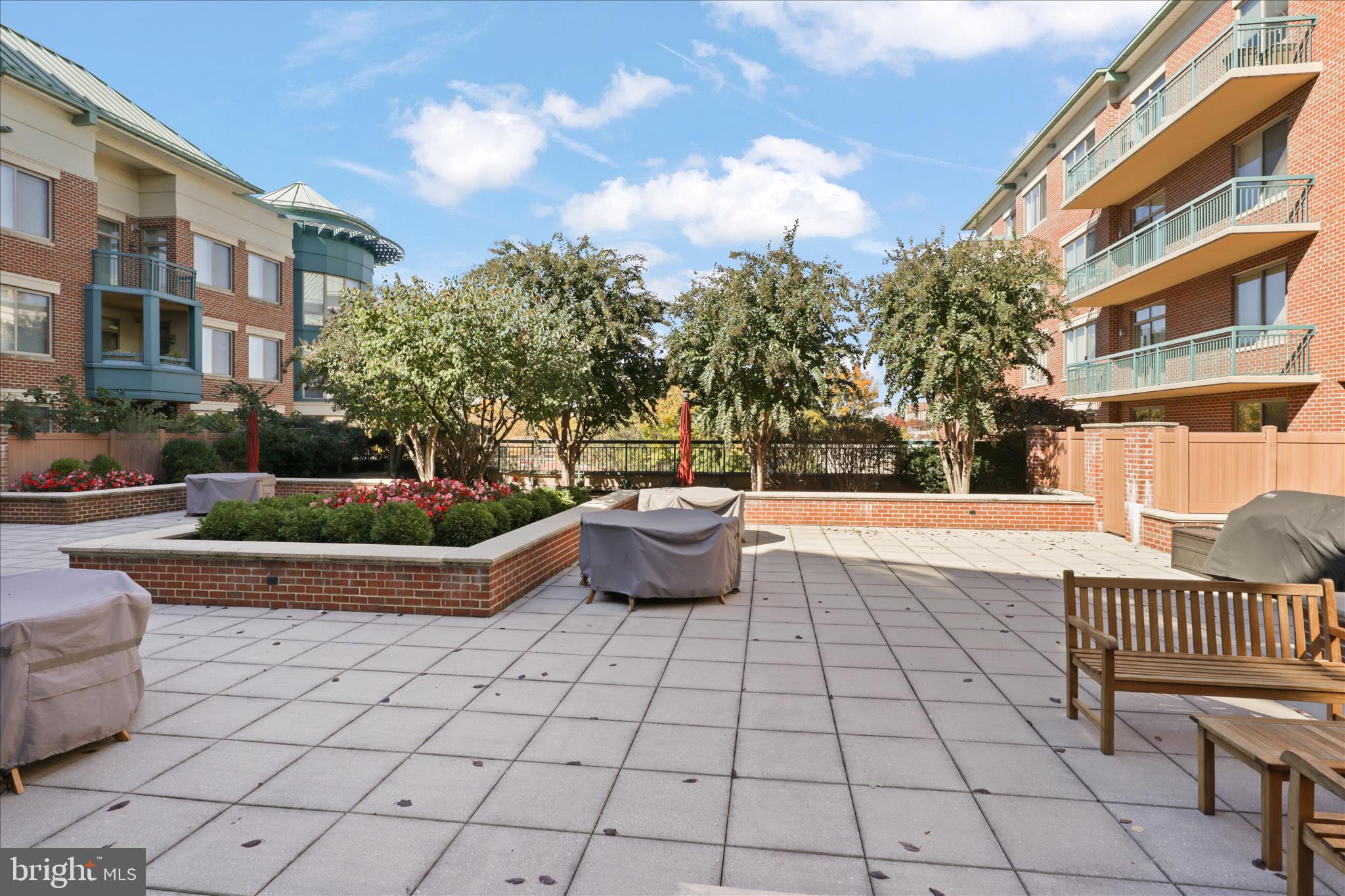 PALLADIUM AT MCLEAN - Residential