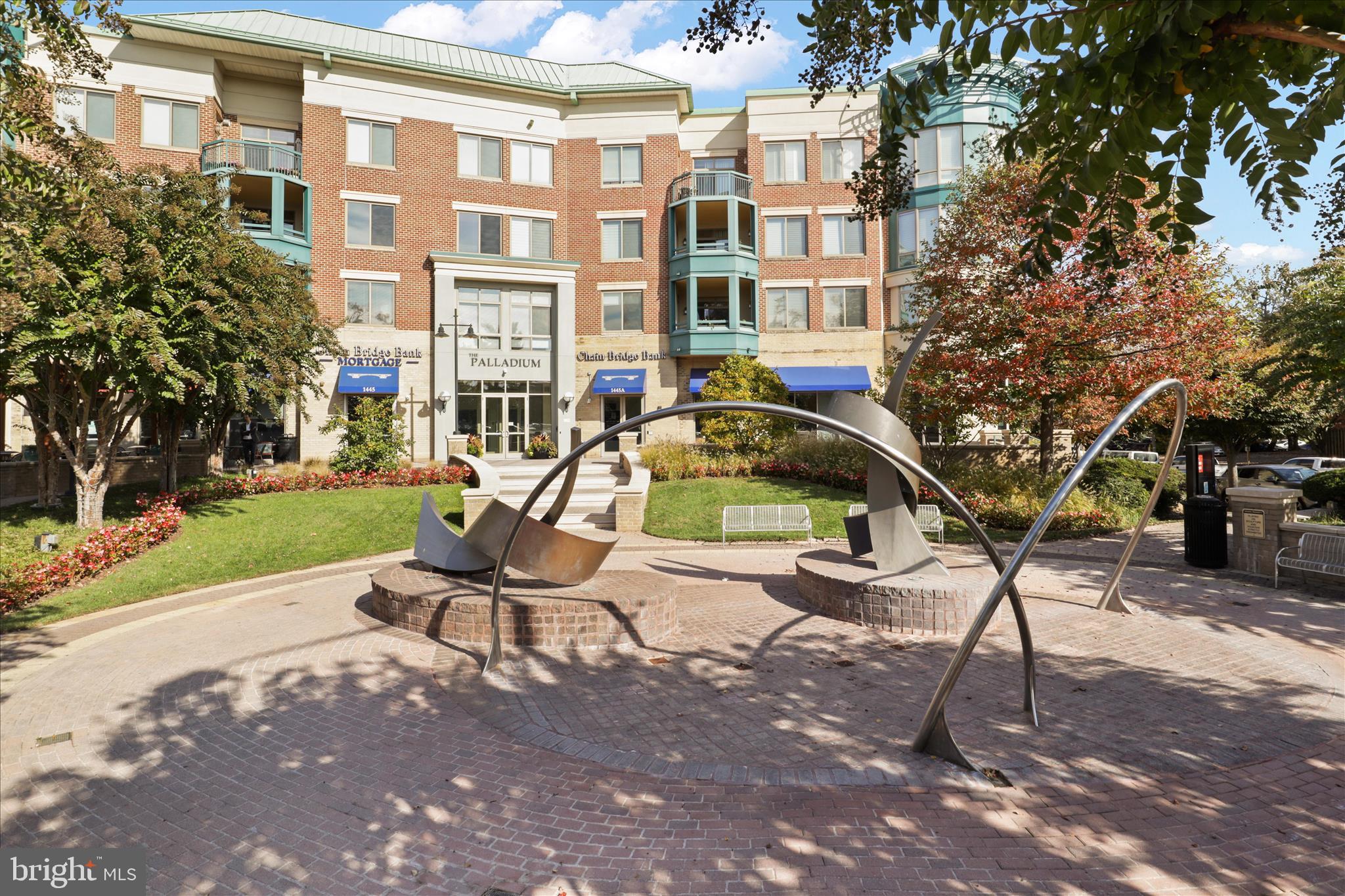 PALLADIUM AT MCLEAN - Residential