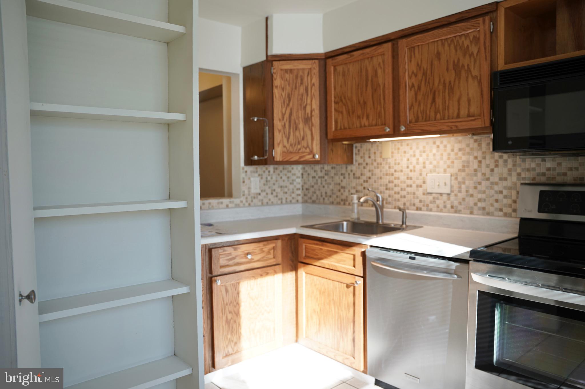 VILLAGE OF WILDE LAKE - Residential Lease