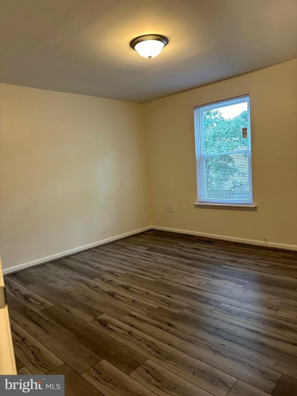 WAKEFIELD NEIGHBORHOOD - Residential Lease