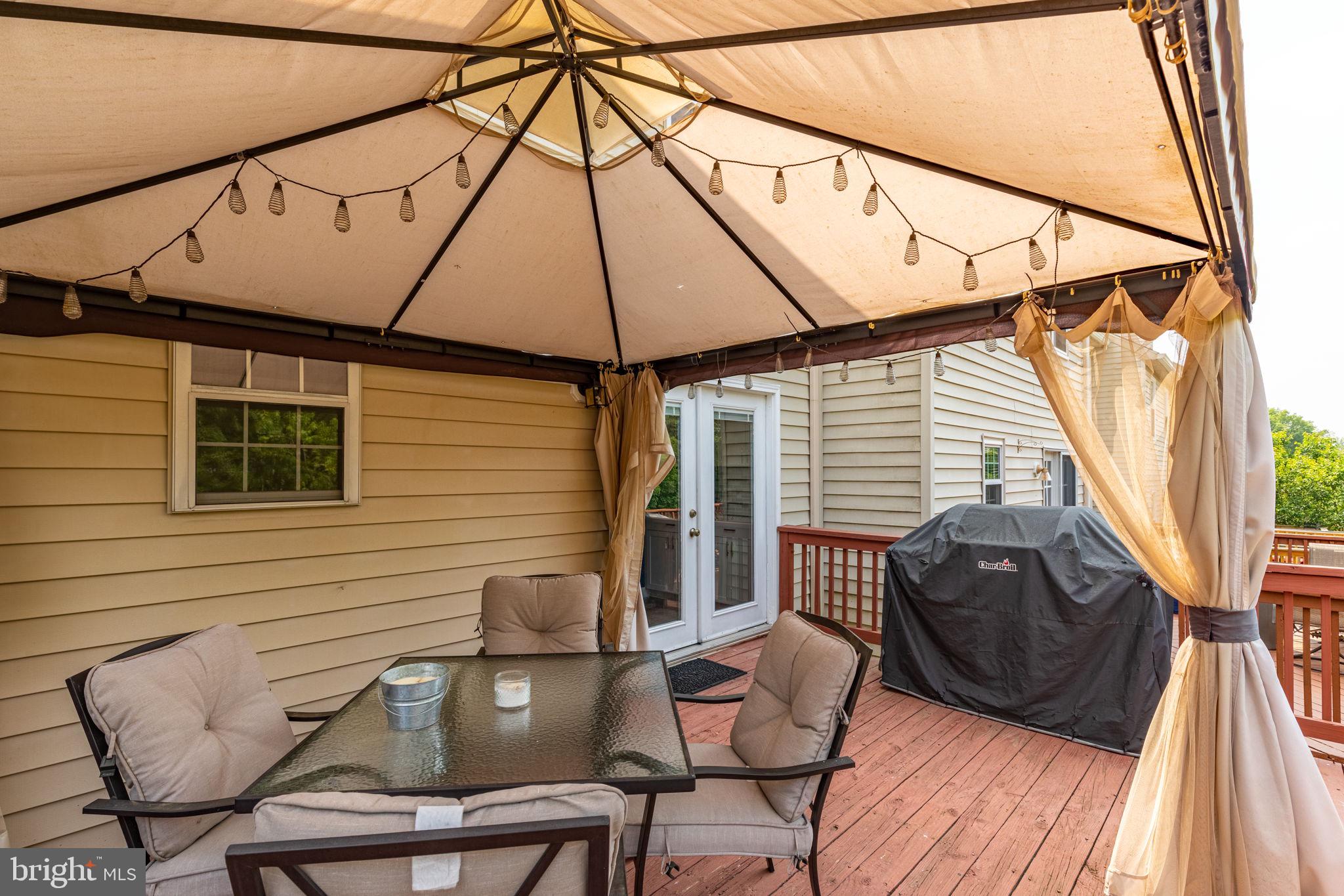 CONSTANT FRIENDSHIP - Residential