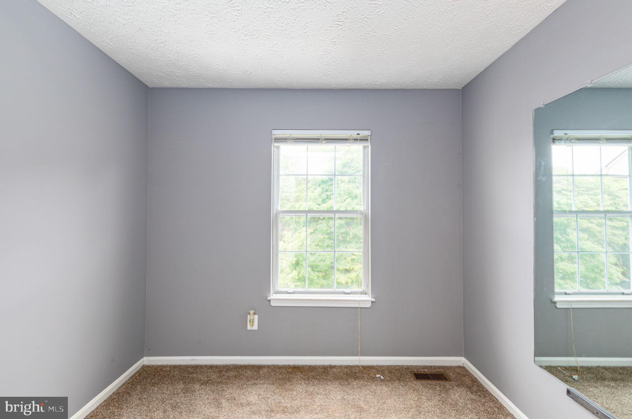 CONSTANT FRIENDSHIP - Residential