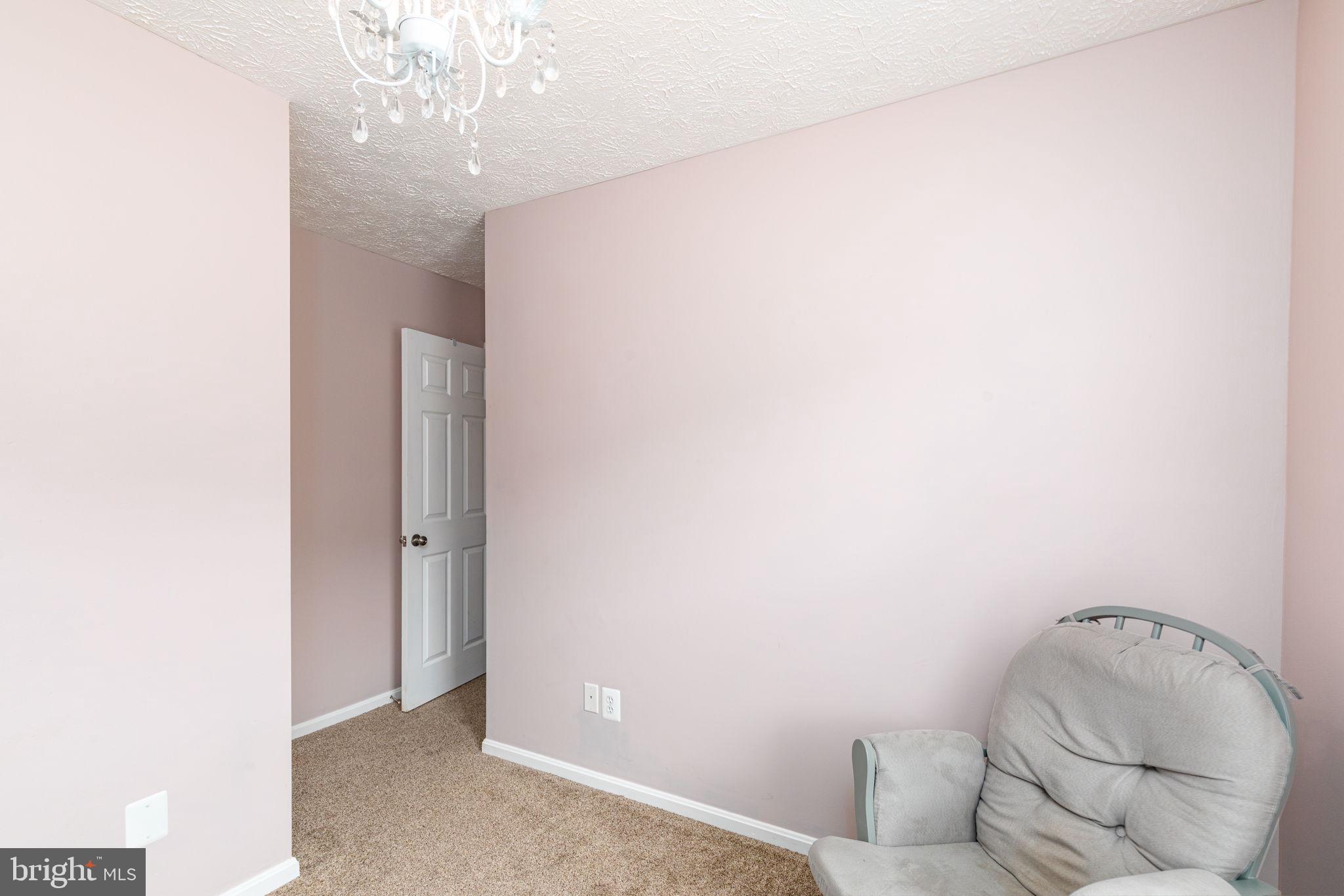 CONSTANT FRIENDSHIP - Residential