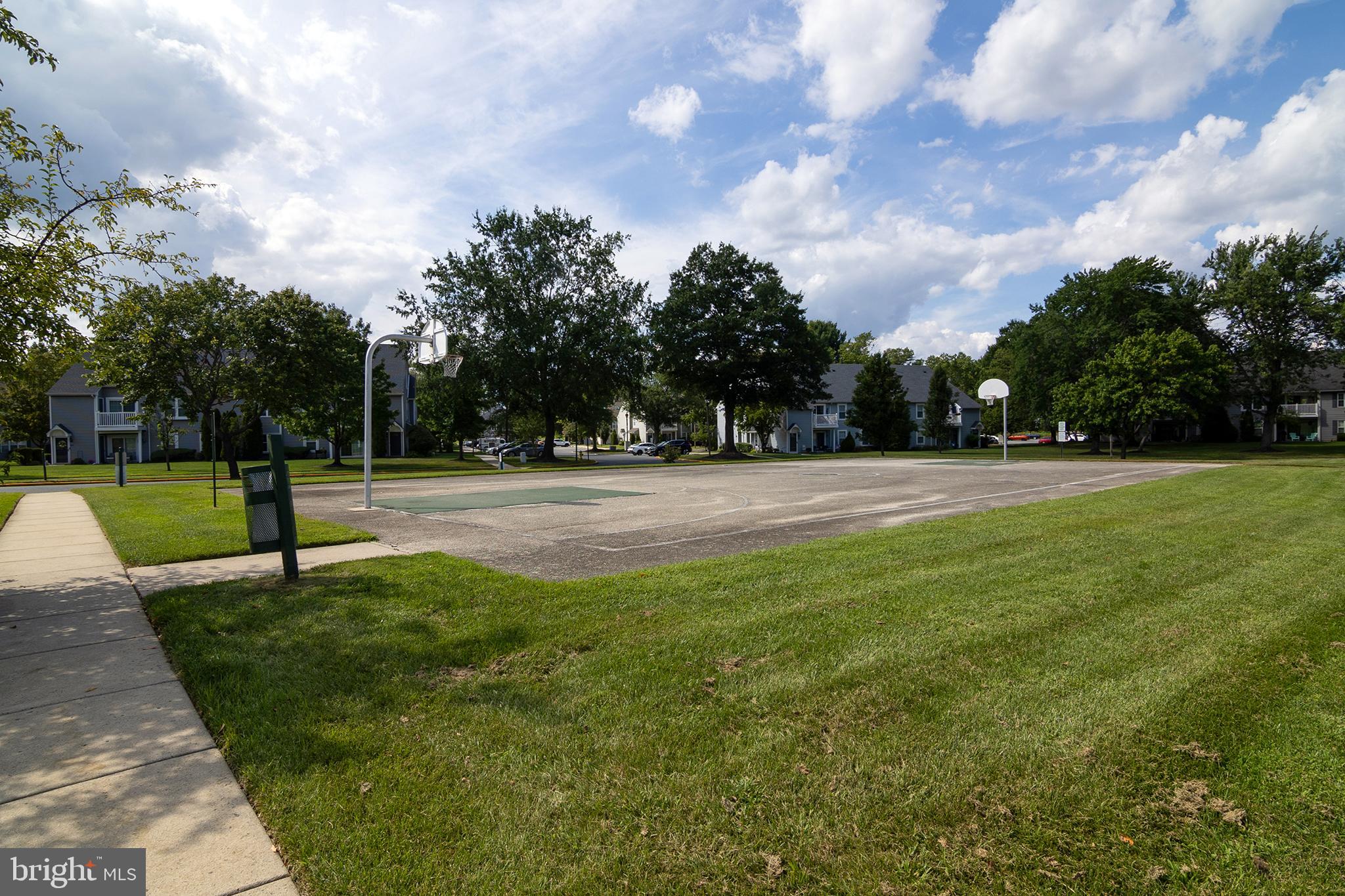 515 SHETLAND COURT