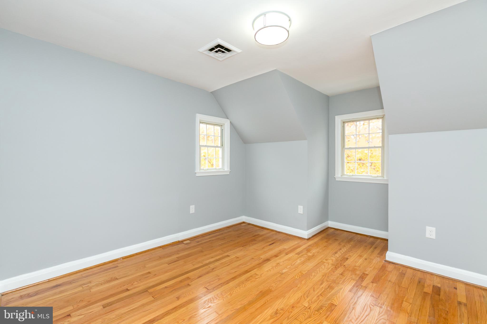 STONELEIGH - Residential