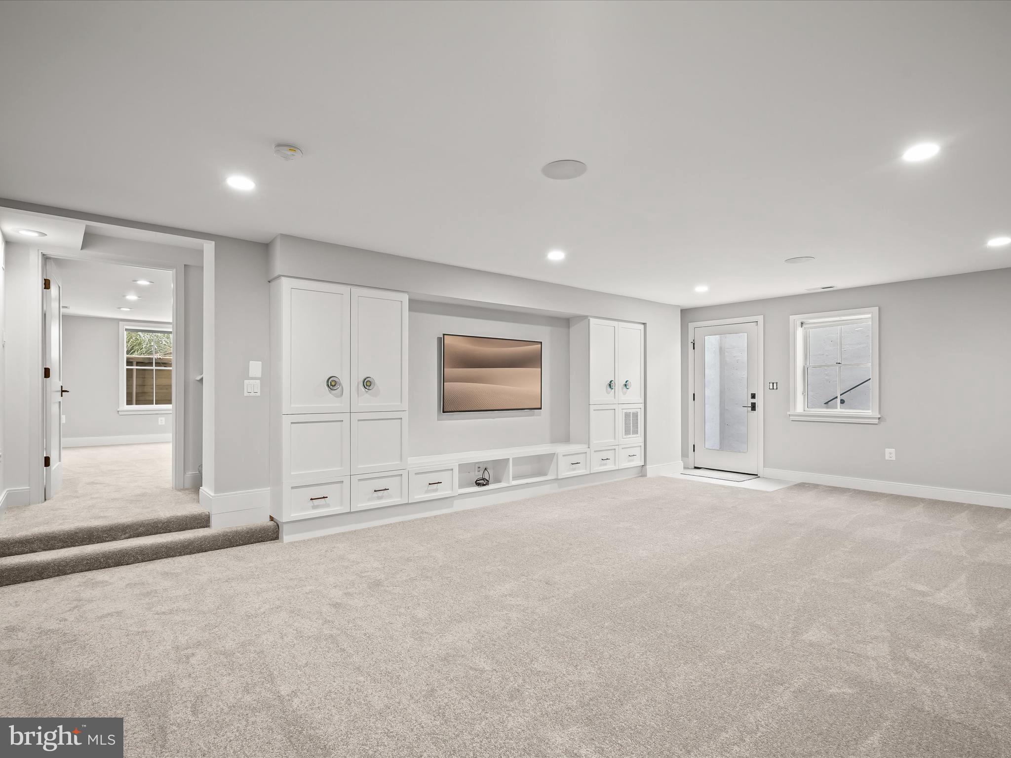 ARLINGTON FOREST - Residential