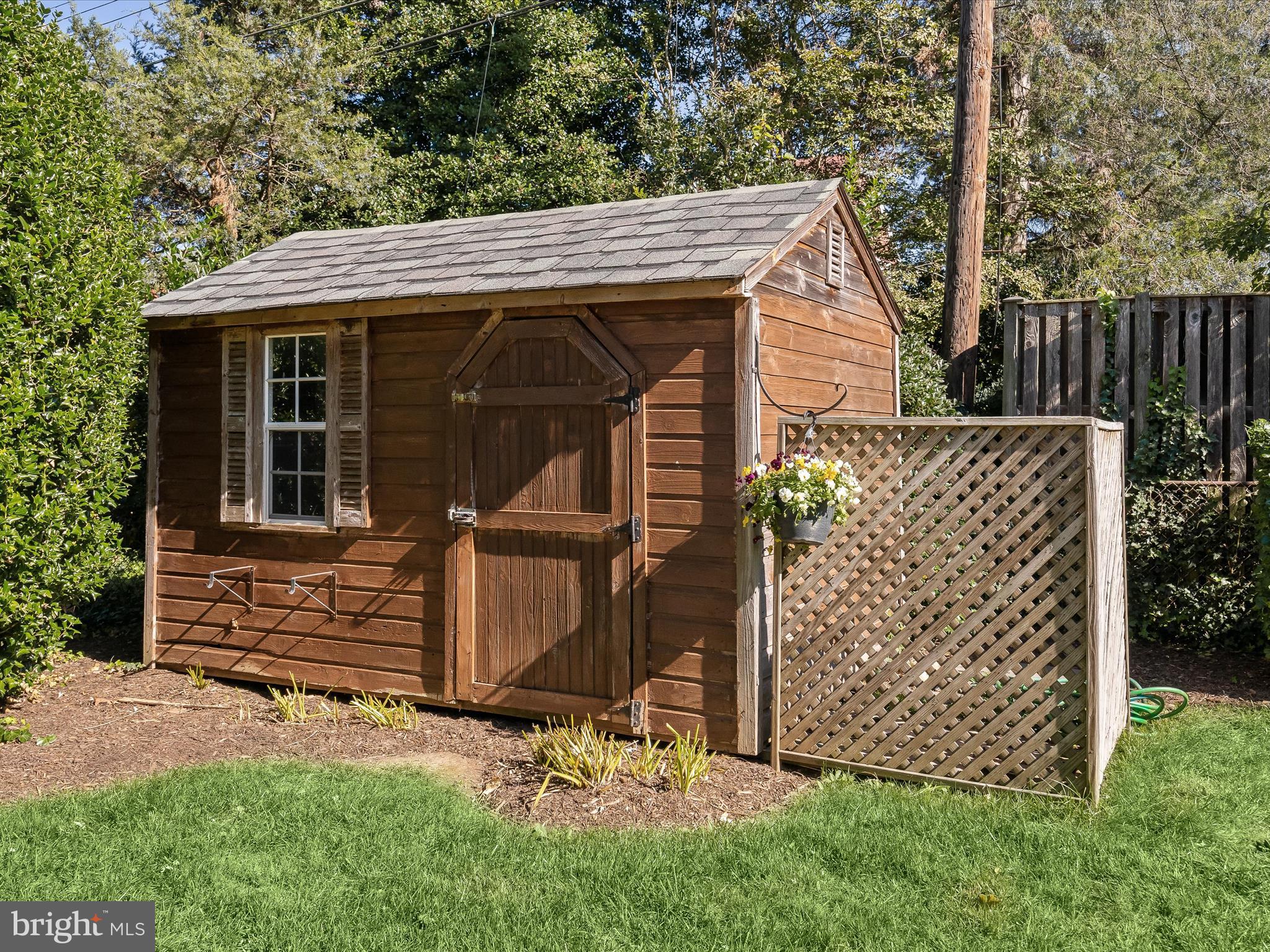 ARLINGTON FOREST - Residential