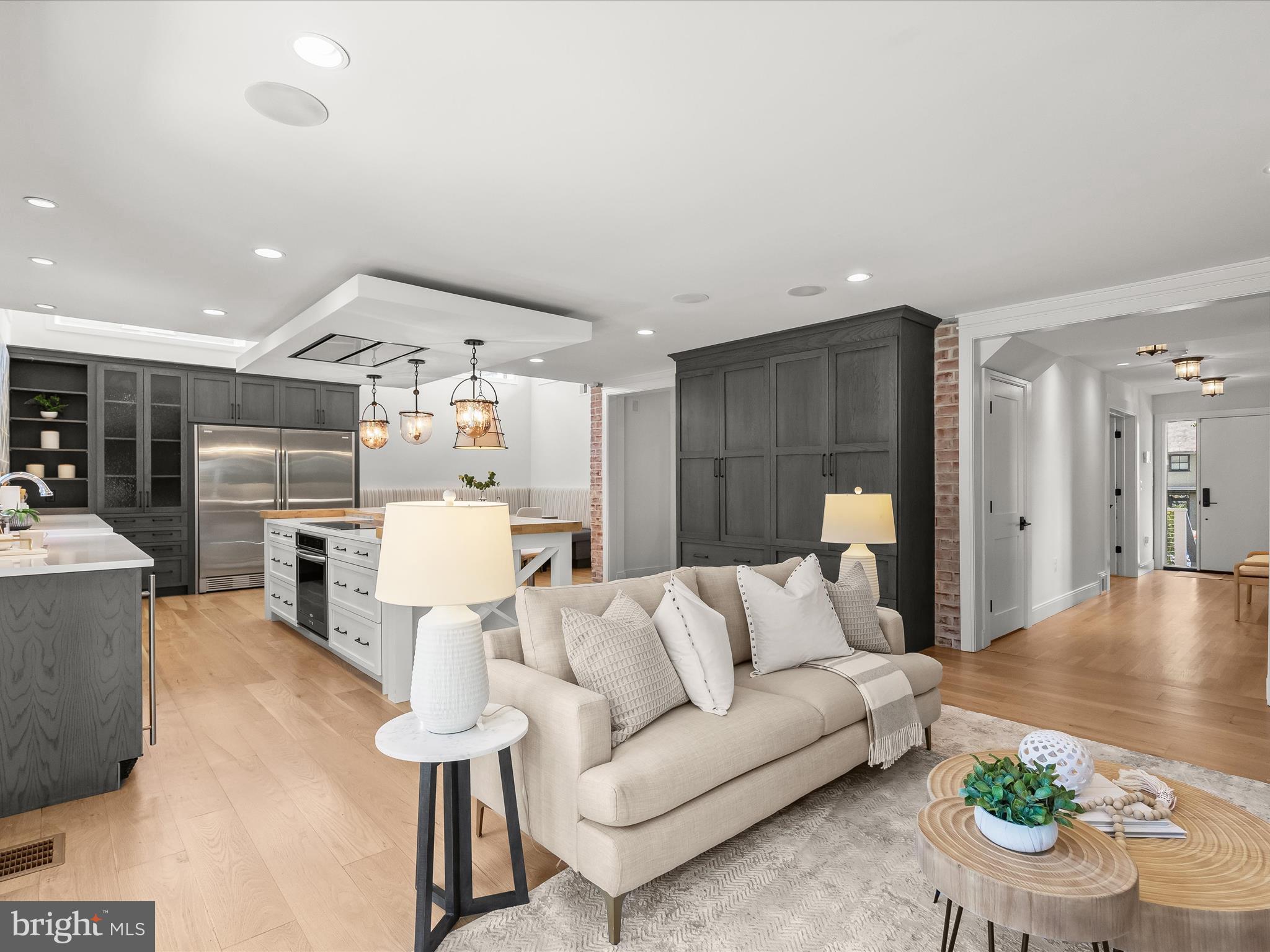 ARLINGTON FOREST - Residential