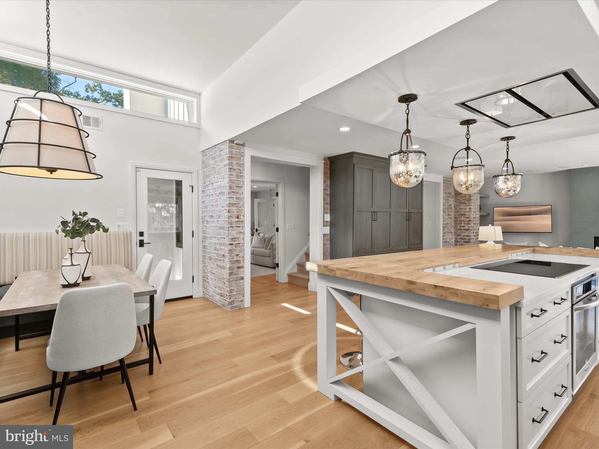 ARLINGTON FOREST - Residential