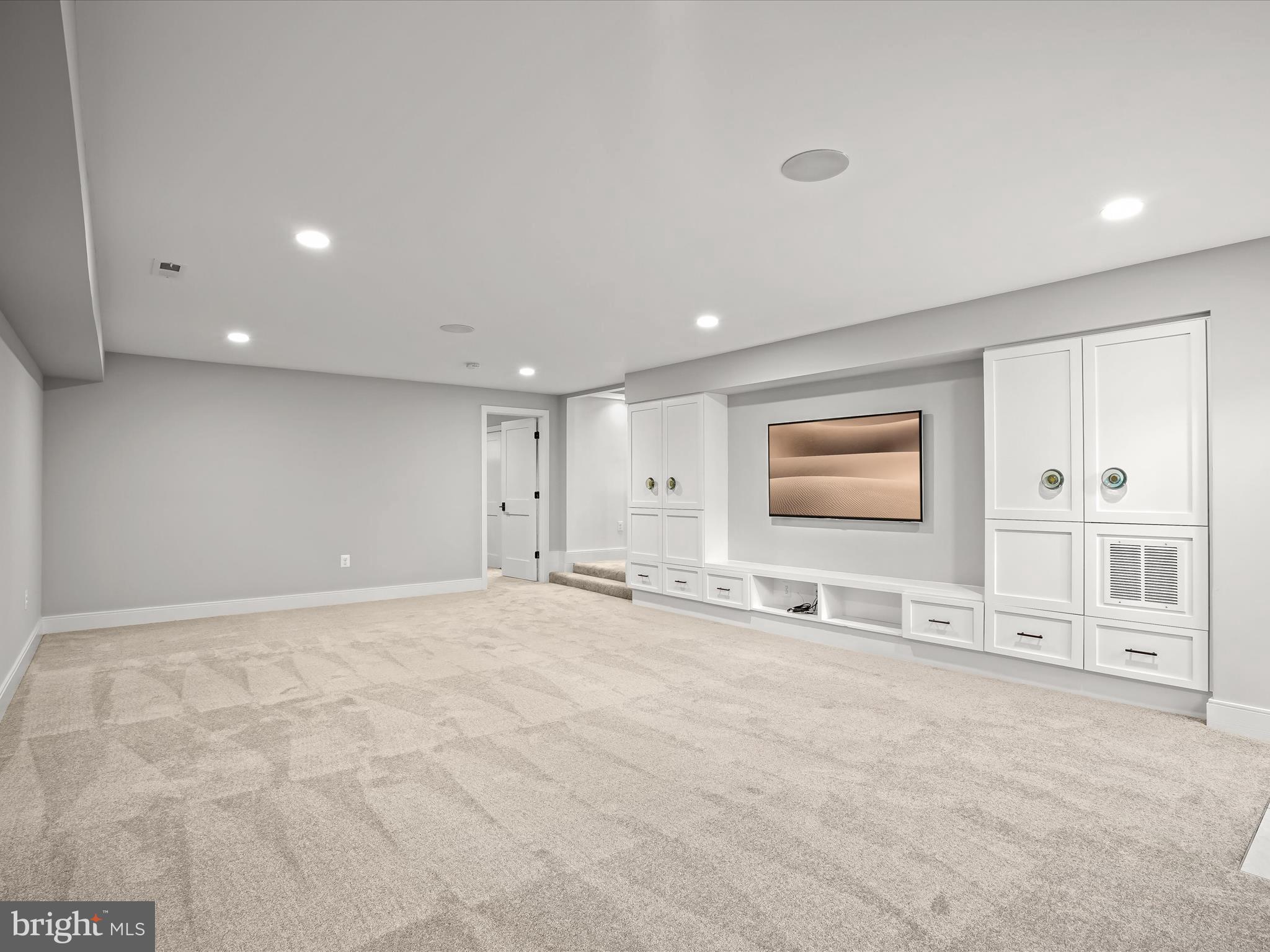 ARLINGTON FOREST - Residential