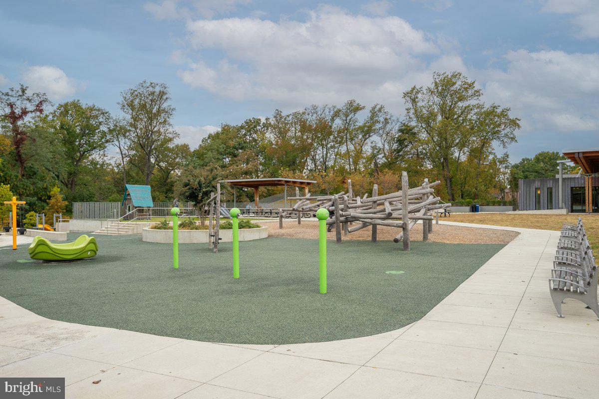 ARLINGTON FOREST - Residential