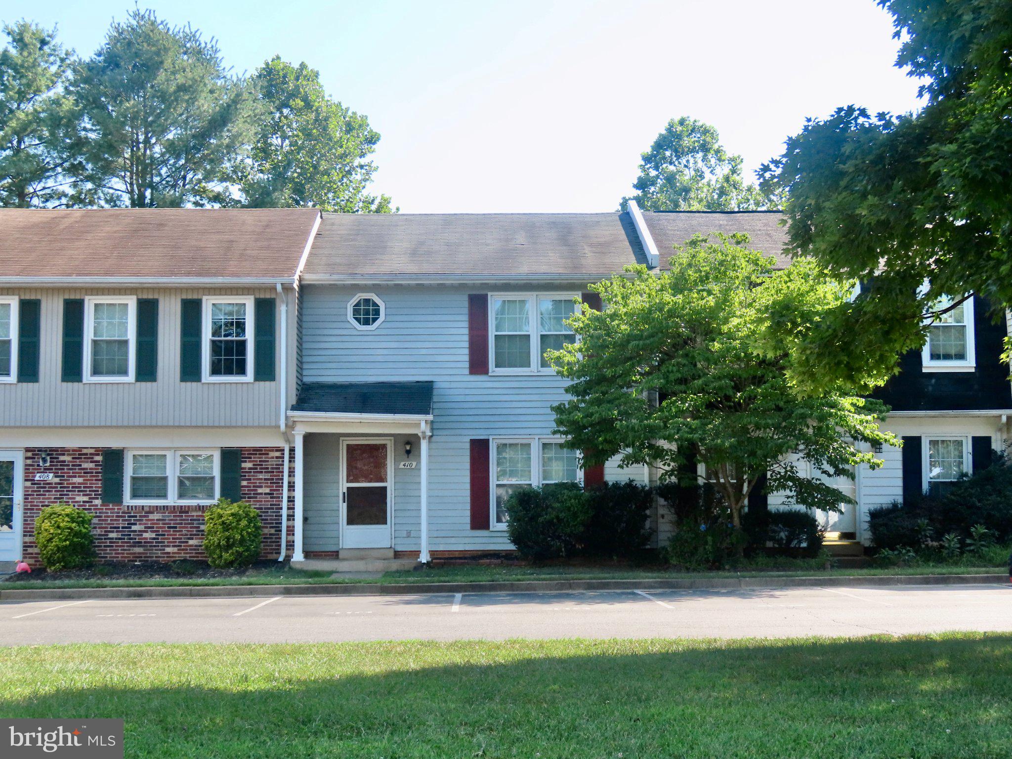 410 FOREST COURT