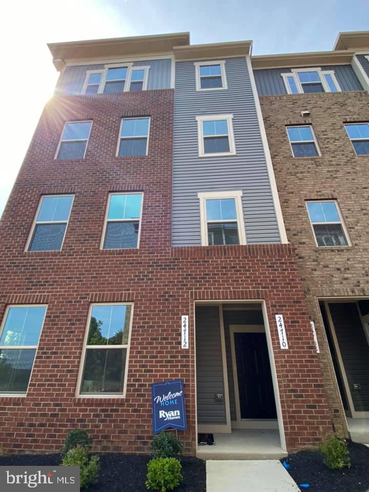 ARCOLA TOWN CENTER CONDO - Residential Lease