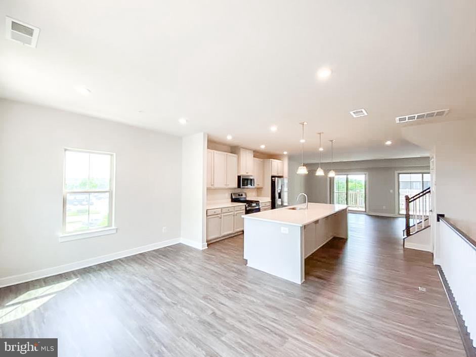 ARCOLA TOWN CENTER CONDO - Residential Lease