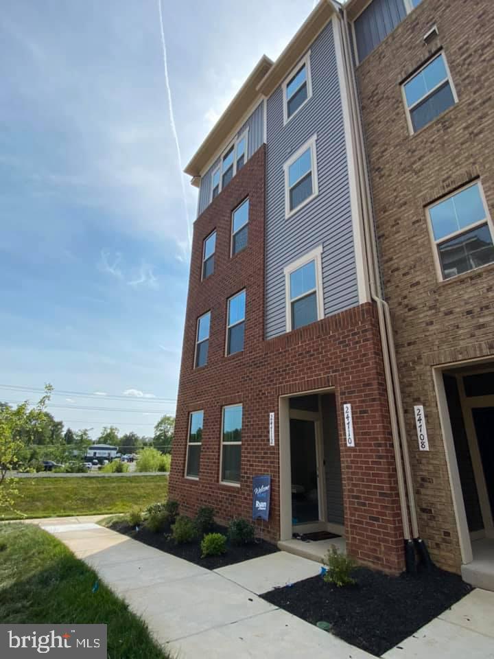 ARCOLA TOWN CENTER CONDO - Residential Lease