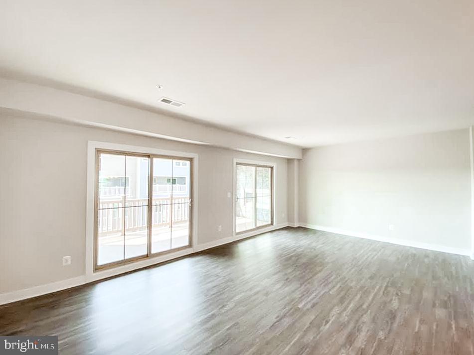 ARCOLA TOWN CENTER CONDO - Residential Lease