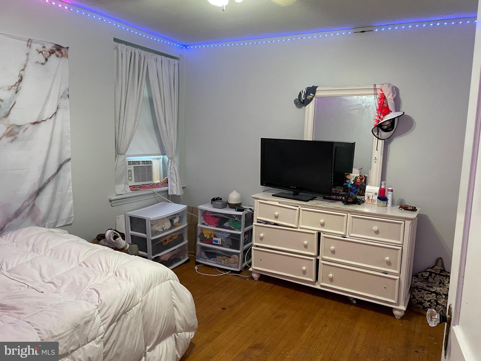 MAYFAIR (WEST) - Residential