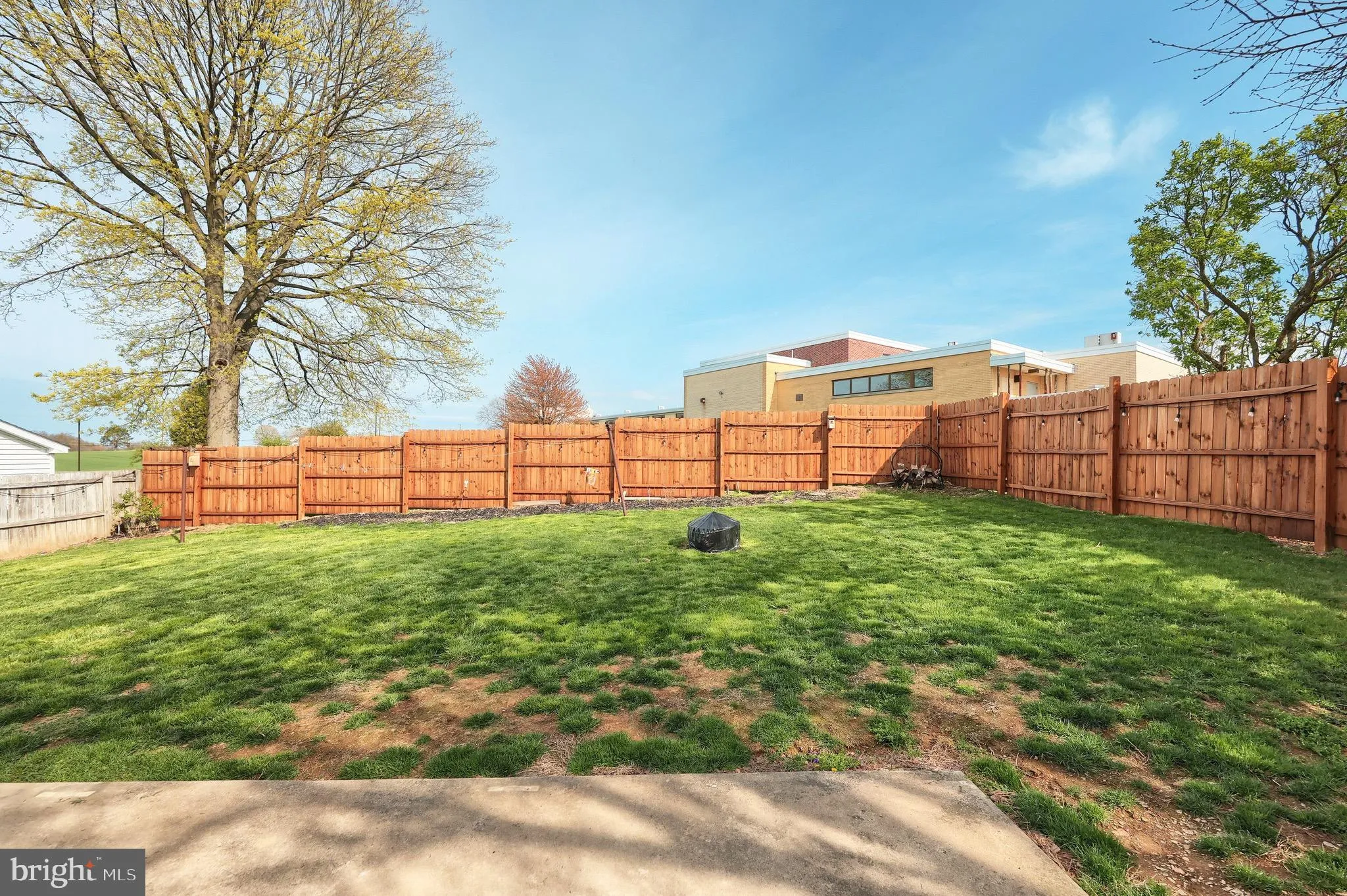 Windsor, Pennsylvania 17366, United States, 3 Bedrooms Bedrooms, ,1 BathroomBathrooms,Residential,Pending,109890