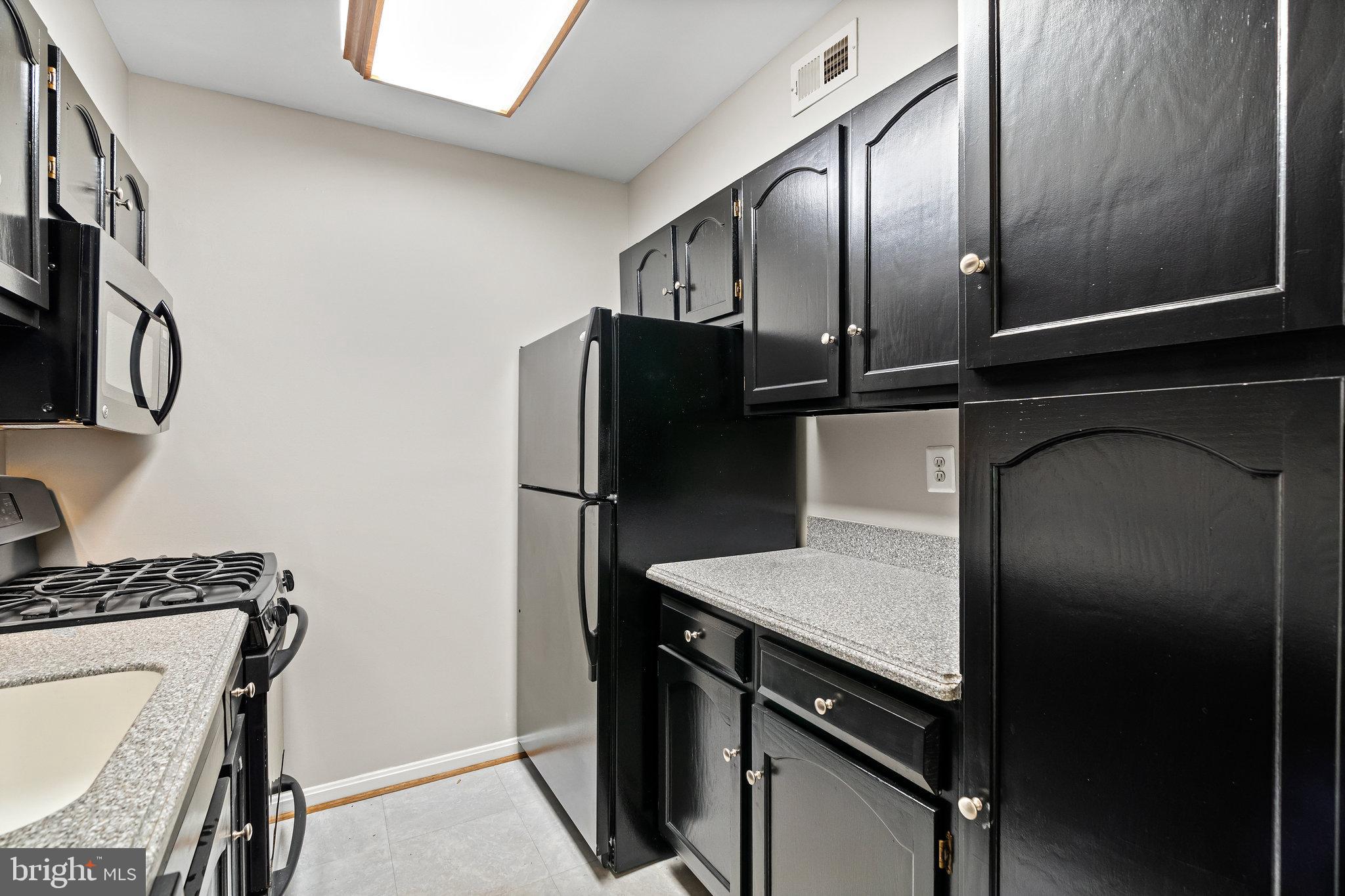 BURKE COVE - Residential Lease