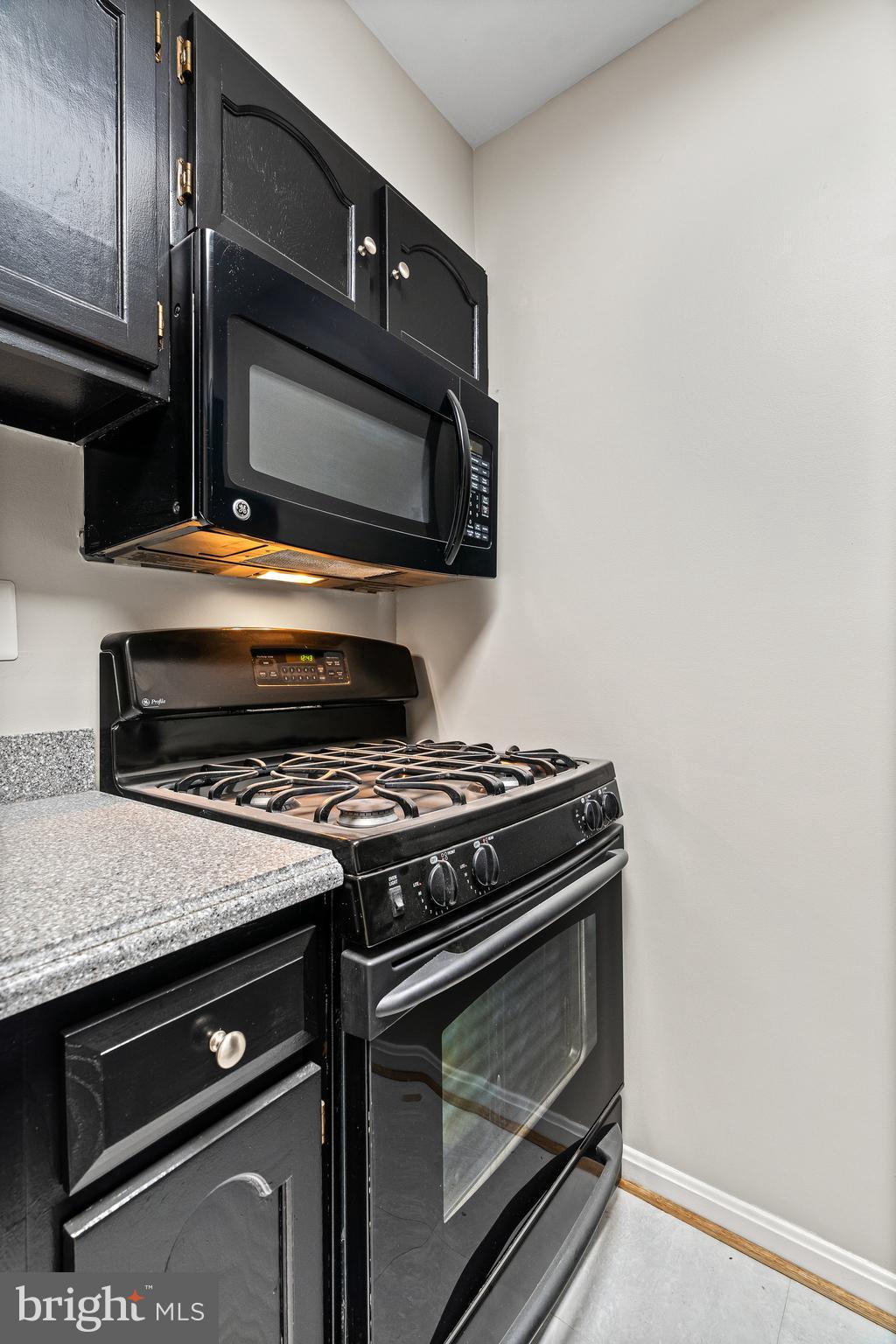 BURKE COVE - Residential Lease