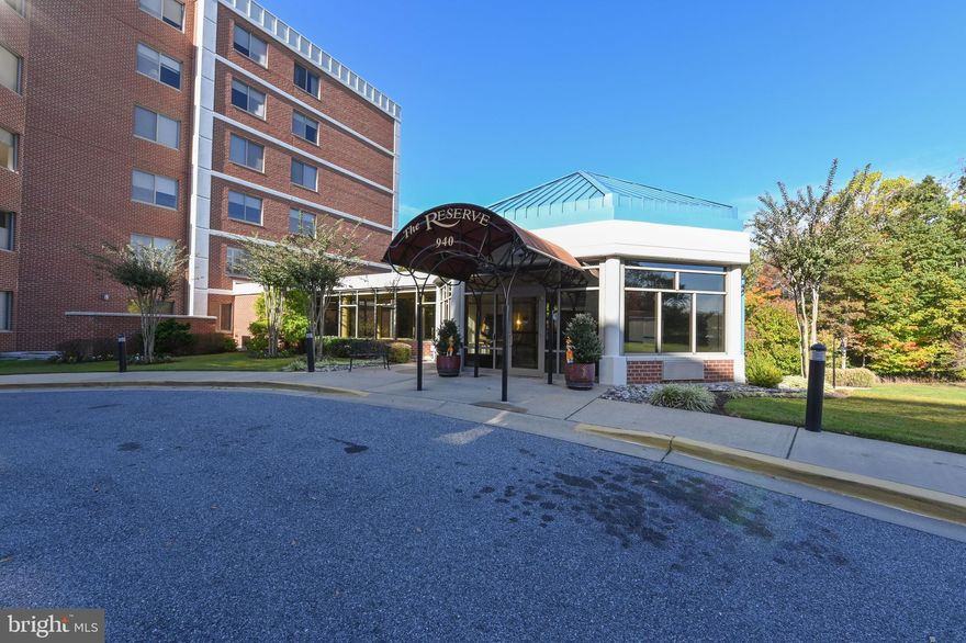 Completely renovated and beautifully furnished 3rd-floor unit with convenient elevator access. Offered fully furnished, this home has been thoughtfully updated from top to bottom, featuring new lighting, luxury vinyl plank flooring, renovated bathrooms, an updated kitchen, new appliances, and fresh paint throughout.
From the moment you step inside, you’ll notice the seamless flow and stylish finishes. The bright, modern kitchen showcases white cabinetry, quartz countertops, and stainless steel appliances, opening effortlessly into the dining area, perfect for everyday living and entertaining. The spacious family room connects seamlessly to both the dining area and the sunroom, where you can relax and enjoy peaceful wooded views that also extend into the bedrooms.The primary suite has been fully transformed, offering new flooring and a spa-like bathroom with dual vanities, quartz countertops, updated lighting, large ceramic tile, and a spacious walk-in shower. One of the two generous walk-in closets has been cleverly converted into a cozy home office. The second bedroom and full bath are equally well-appointed, featuring a new vanity with quartz countertops, updated fixtures, lighting, and ceramic tile flooring. Enjoy a vibrant, amenity-rich community with a recreation center, indoor and outdoor pools, tennis courts, walking and jogging paths, fitness center, and water access for kayaking and canoeing. Golf is also available for an additional fee. A convenient community transportation service adds to the ease of living. This turnkey home offers the perfect blend of comfort, style, and low-maintenance living.