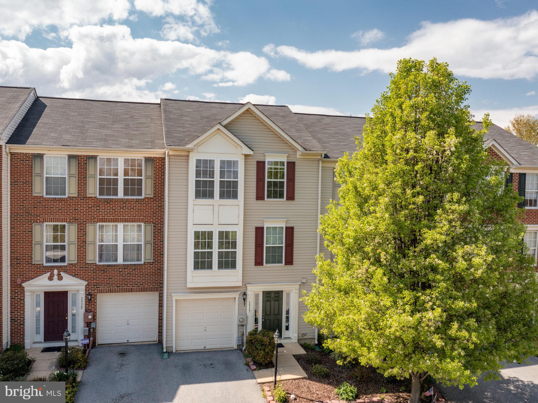 LAKELAND PLACE - Residential