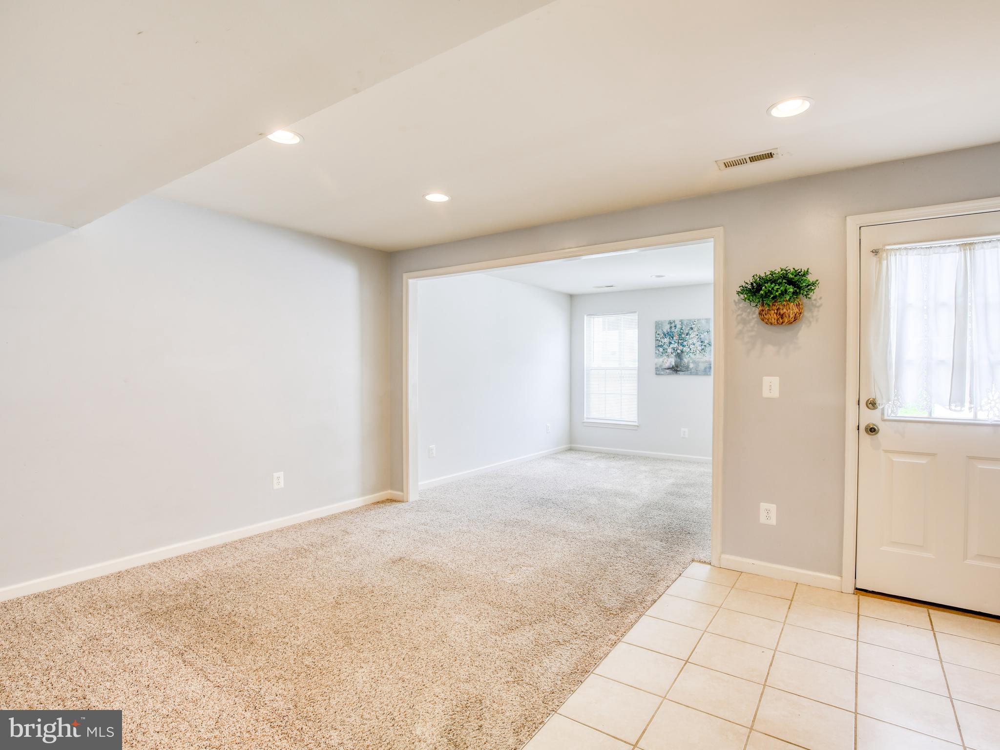 LAKELAND PLACE - Residential