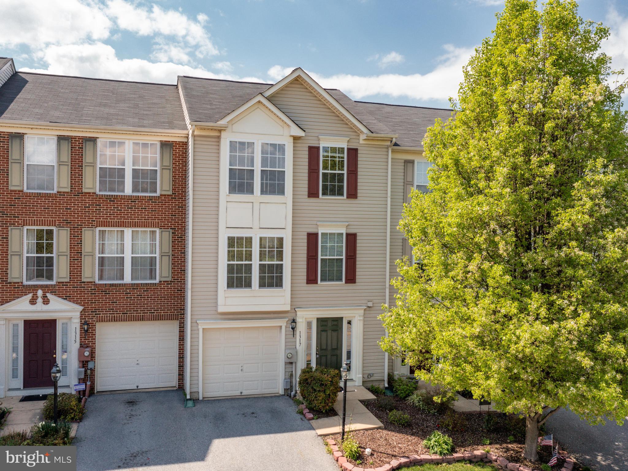 LAKELAND PLACE - Residential