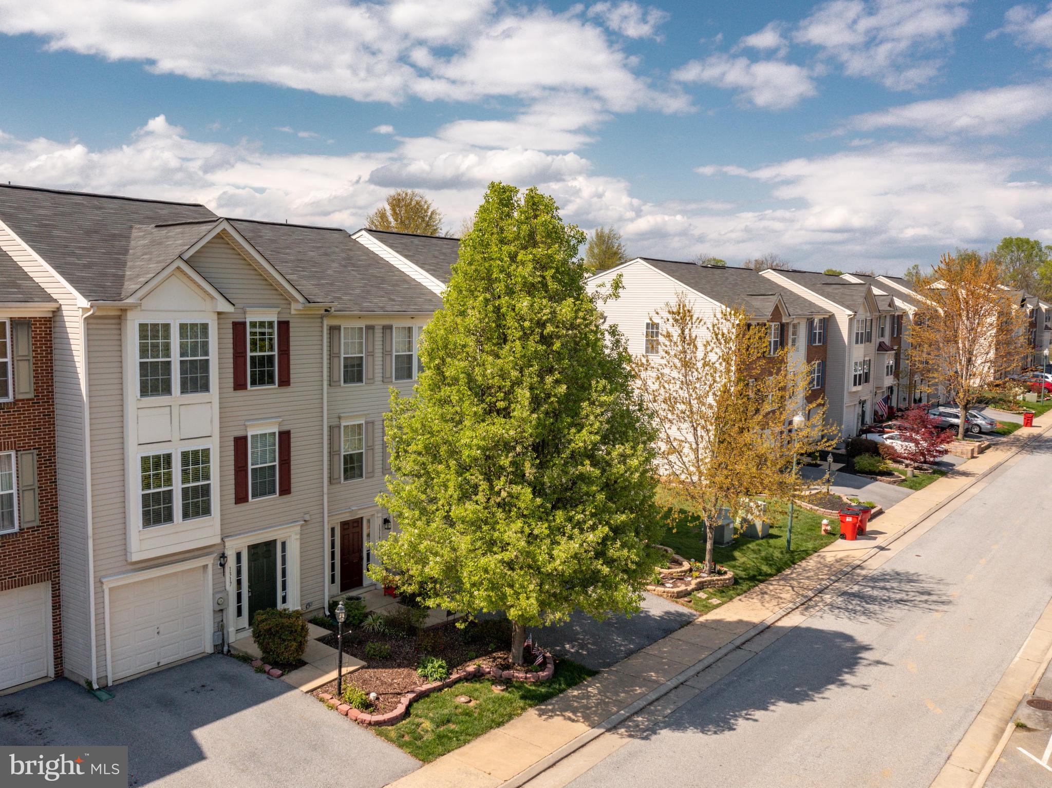 LAKELAND PLACE - Residential