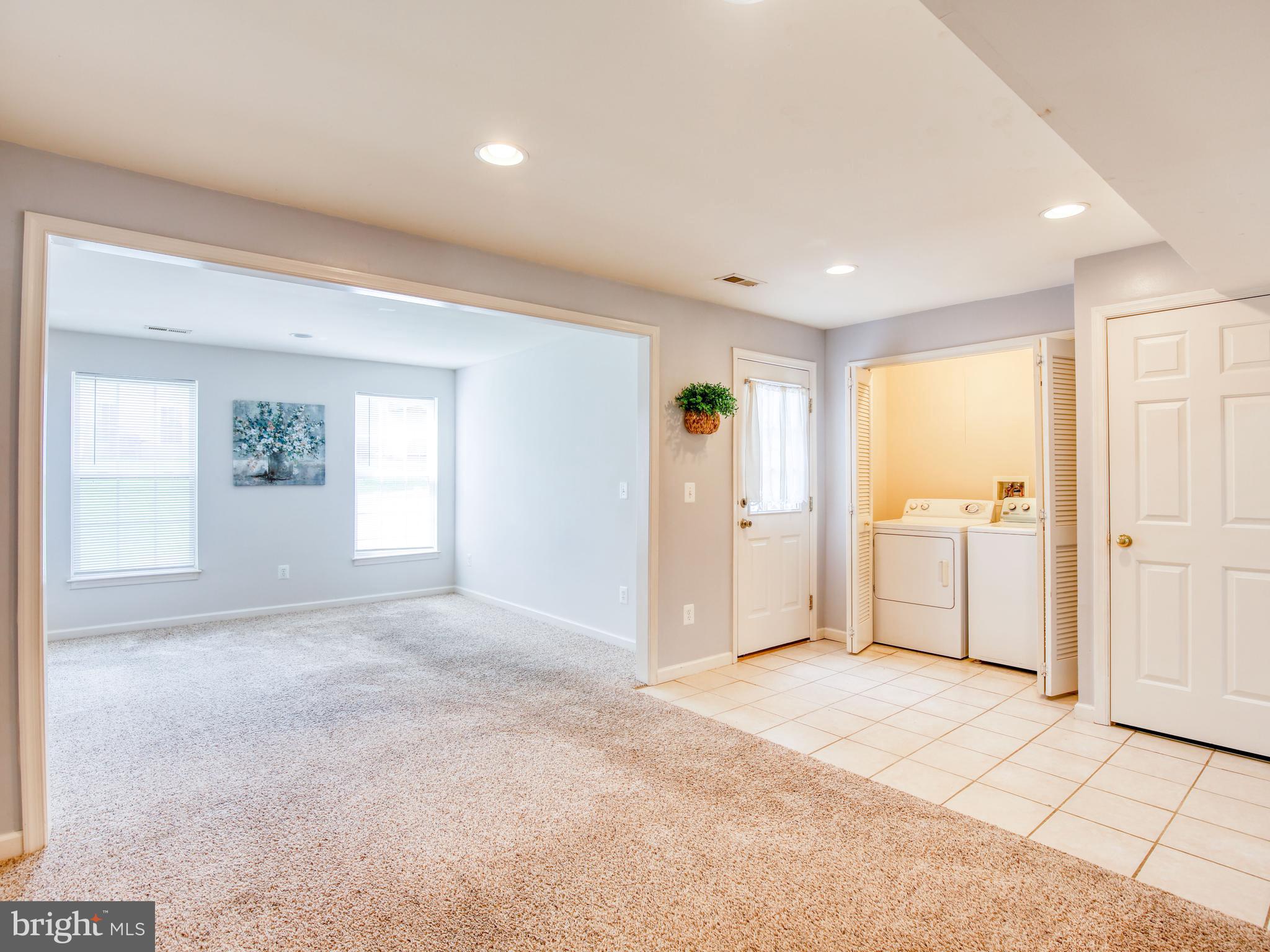 LAKELAND PLACE - Residential