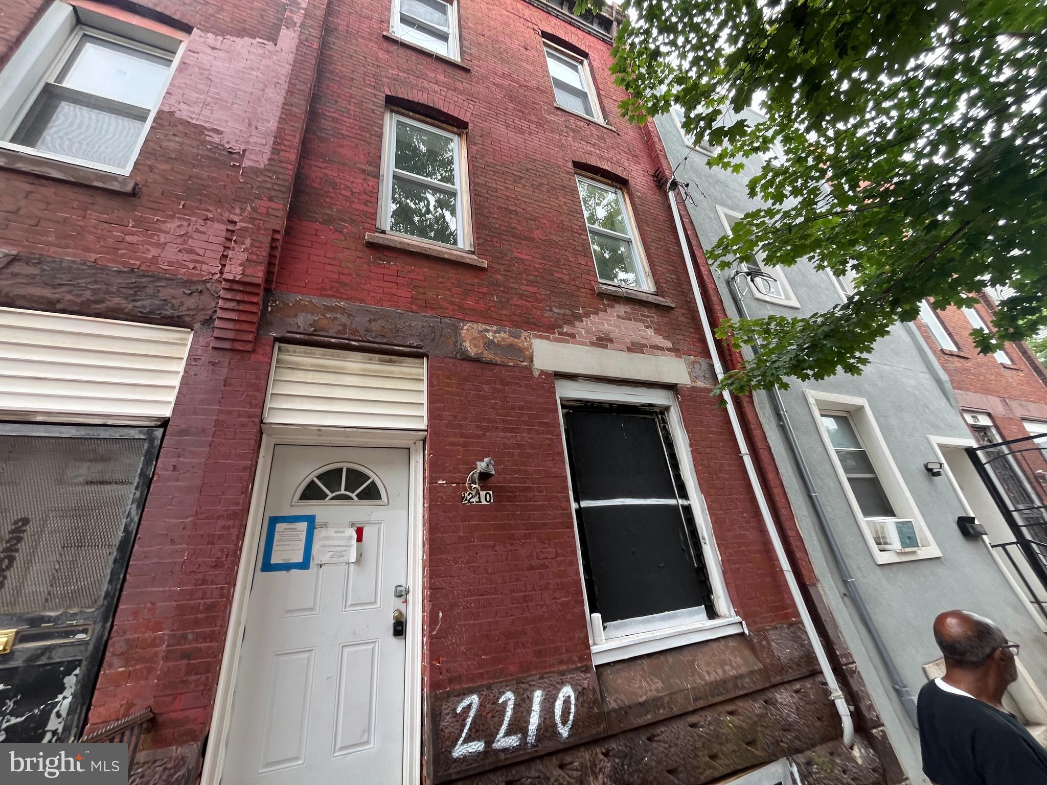 2210 N 17TH STREET
